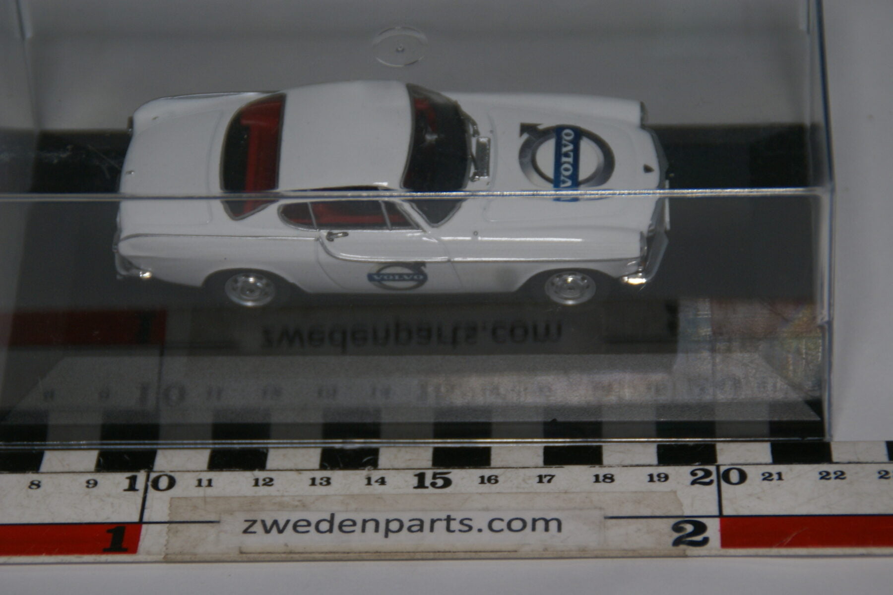 DSC04151 miniatuur Volvo P1800S wit 1op43 MB