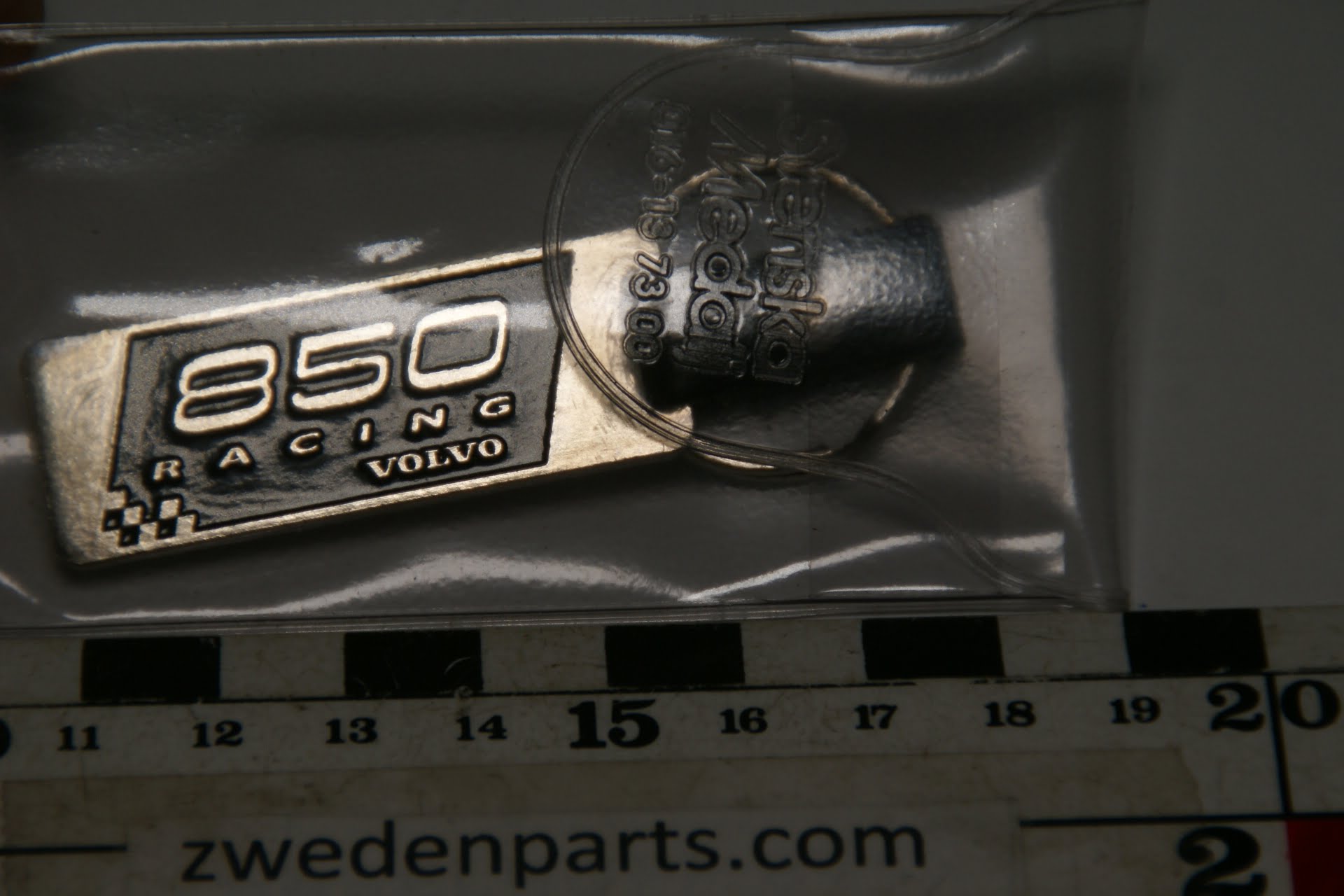 DSC04172 sleutelhanger Volvo 850 Racing Mint