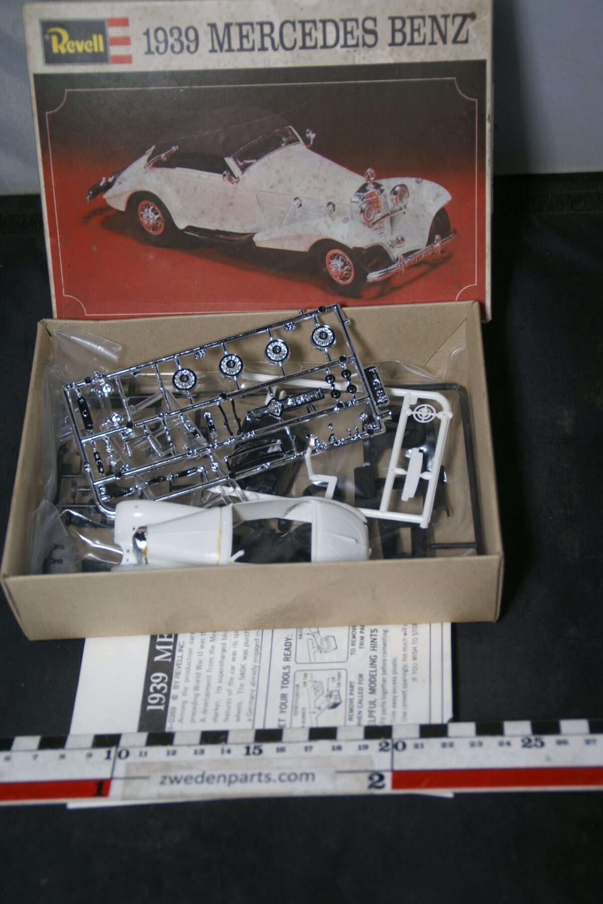DSC05503 miniatuur 1939 Mercedes Benz bouwdoos ca. 1op43 Mint Revell