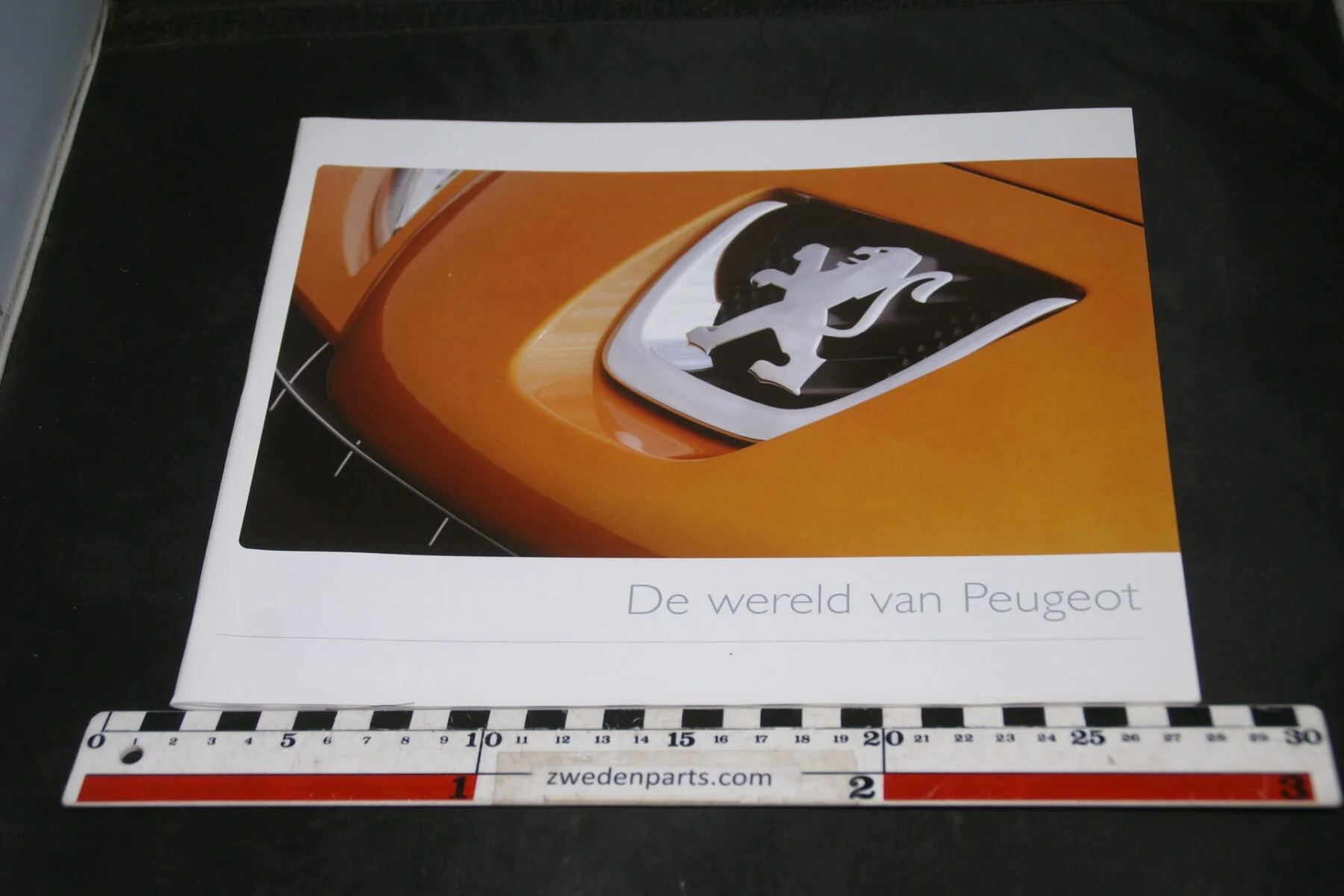 DSC05531 2007 brochure Peugeot de wereld van