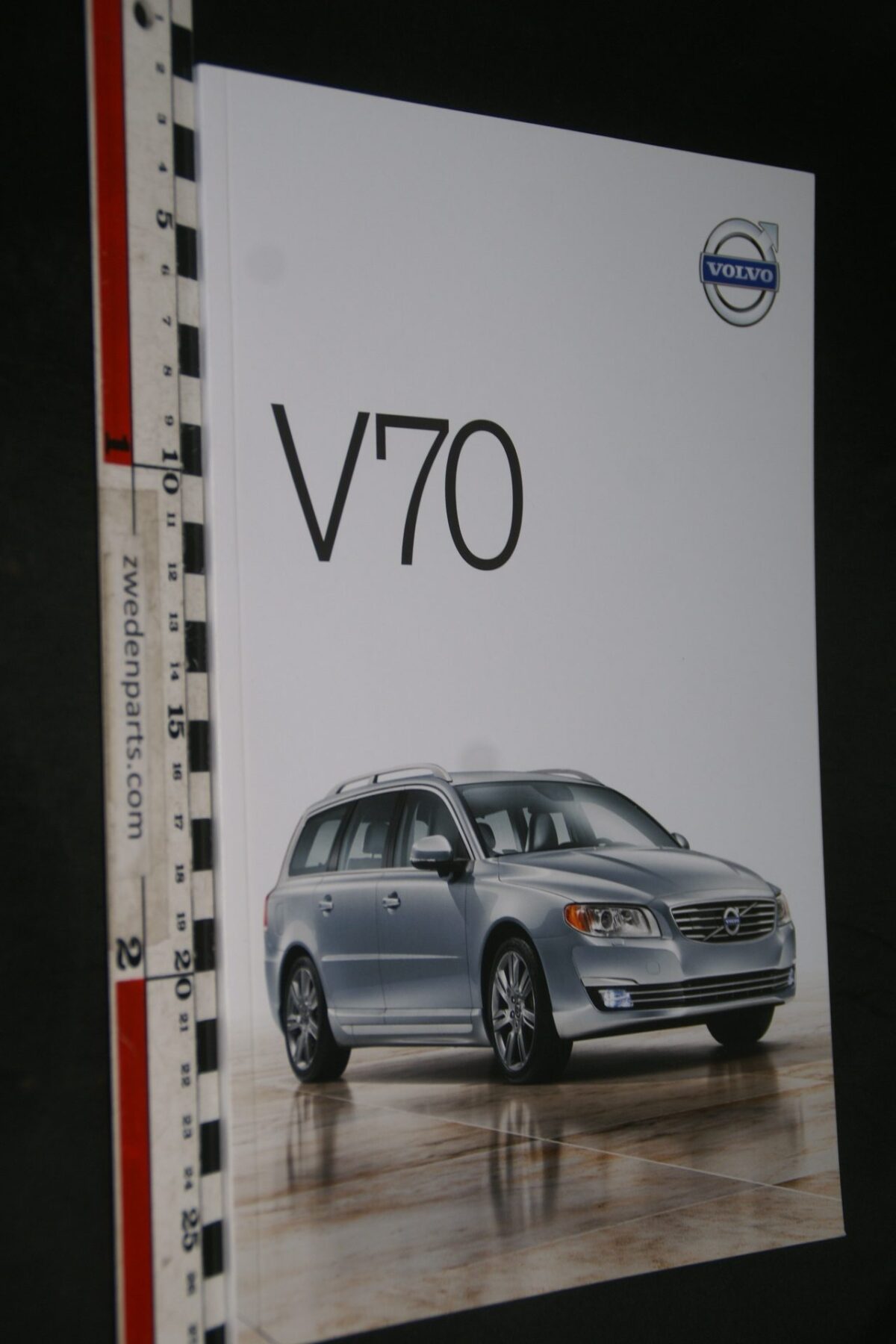 DSC06044 2013 brochure Volvo V70  nr. V70-MY14-2013V1