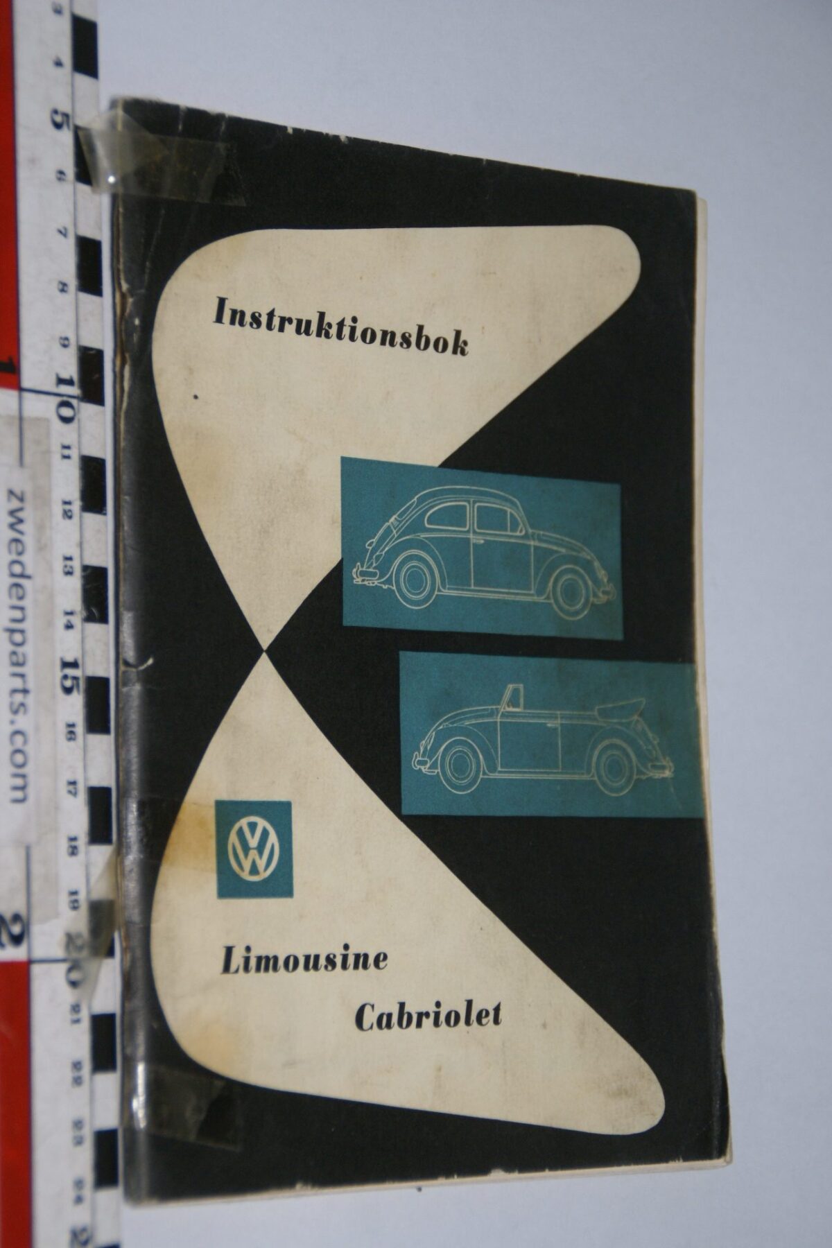 DSC06258 1961 januari instructieboekje Volkswagen Limousine en Cabriolet, Svenskt