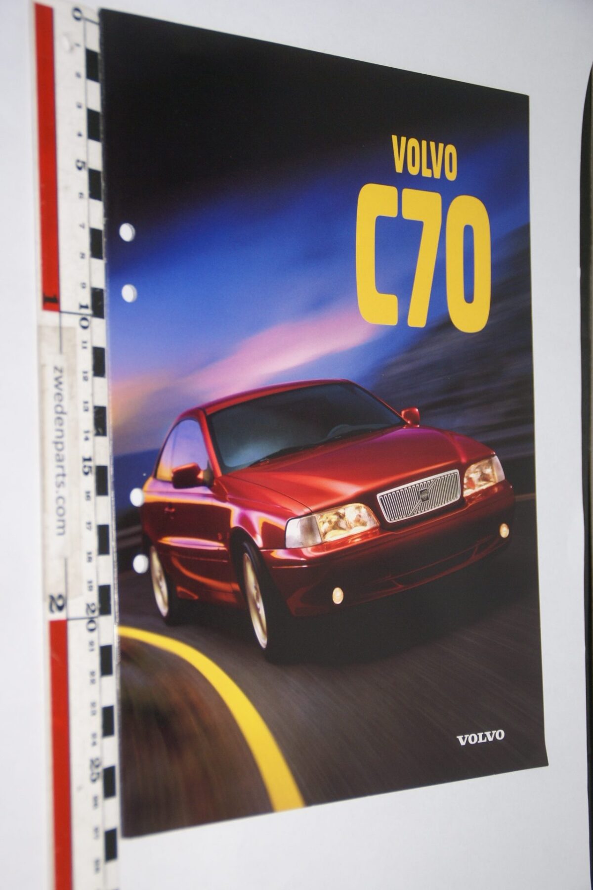 DSC06300 1997 brochure Volvo C70 nr MSPV 8651-97, English