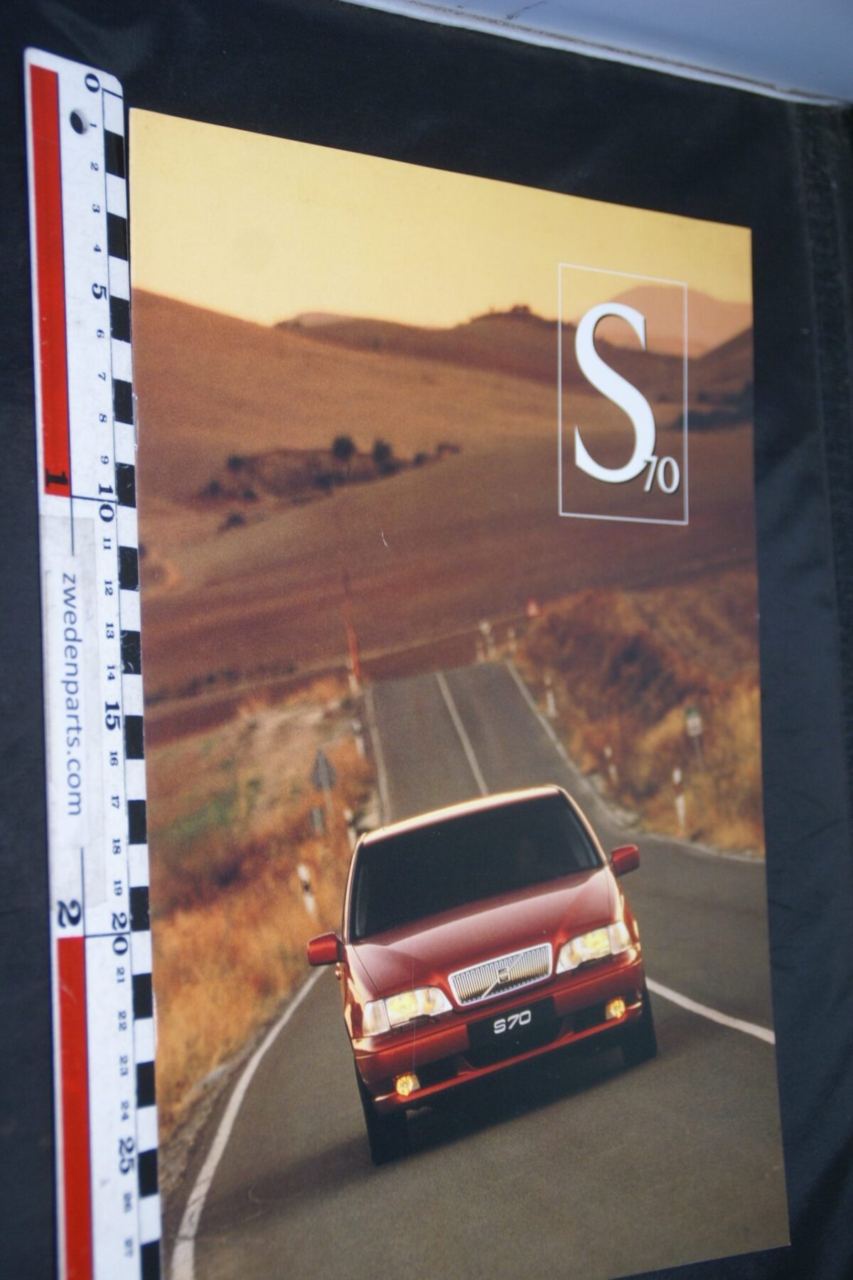 DSC06334 1996 brochure Volvo S70 nr 9612S70-1