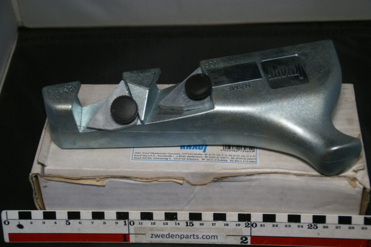 DSC06693 Knauff aluminium kantenschaaf 22 en 45 graden nr 00010132