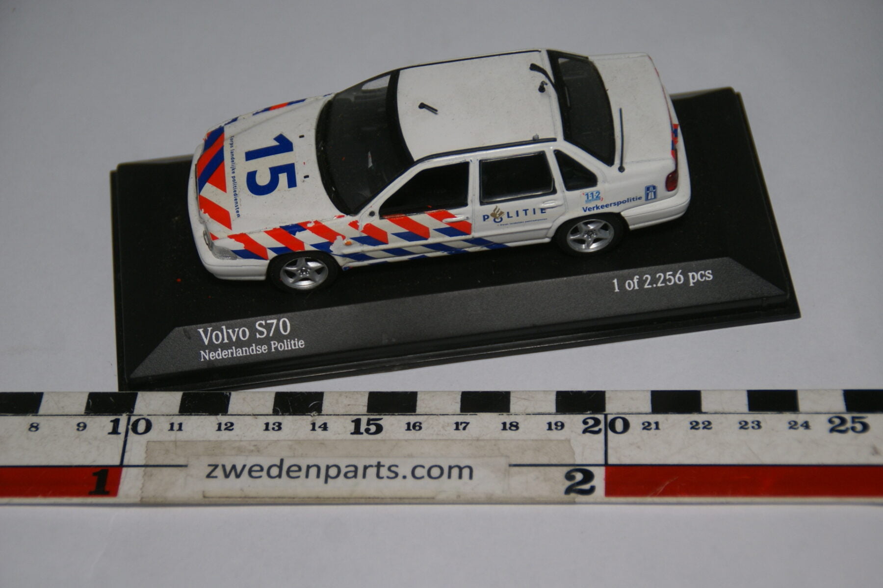 DSC06905 Volvo S70 politie wit 1op43 Minichamps