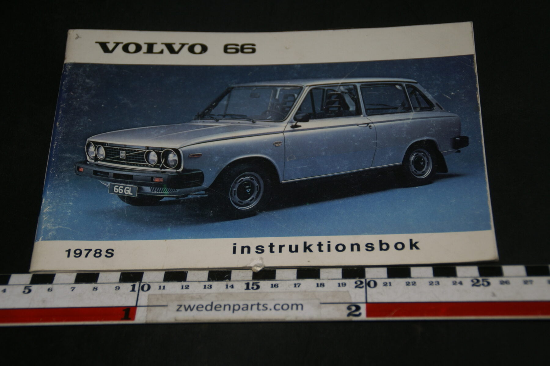 DSC07007 1977 origineel Volvo 66  handleiding 1 van 3.500 TP 1546-2 Svenskt