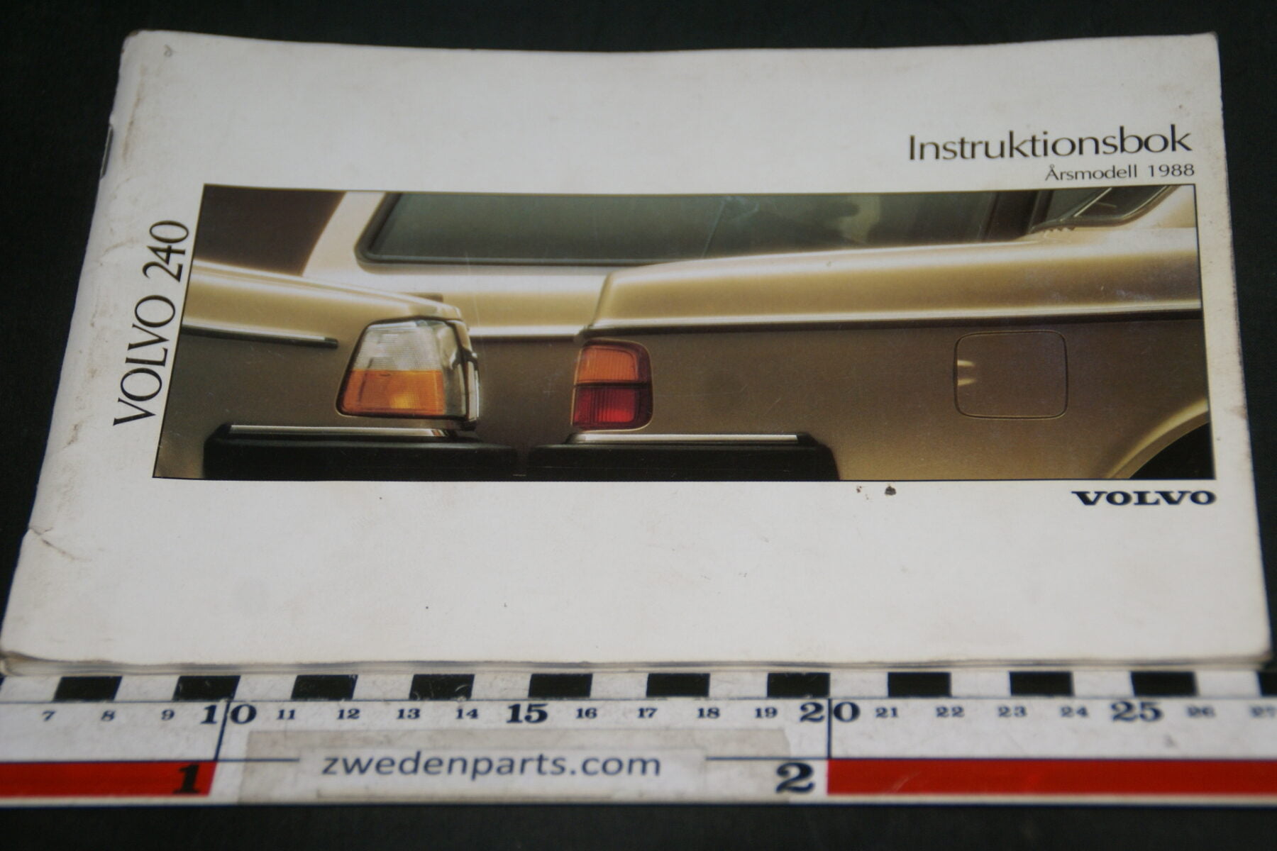 DSC07017 1988 origineel Volvo 240  instruktionsbok TP 2906-1 Svenskt