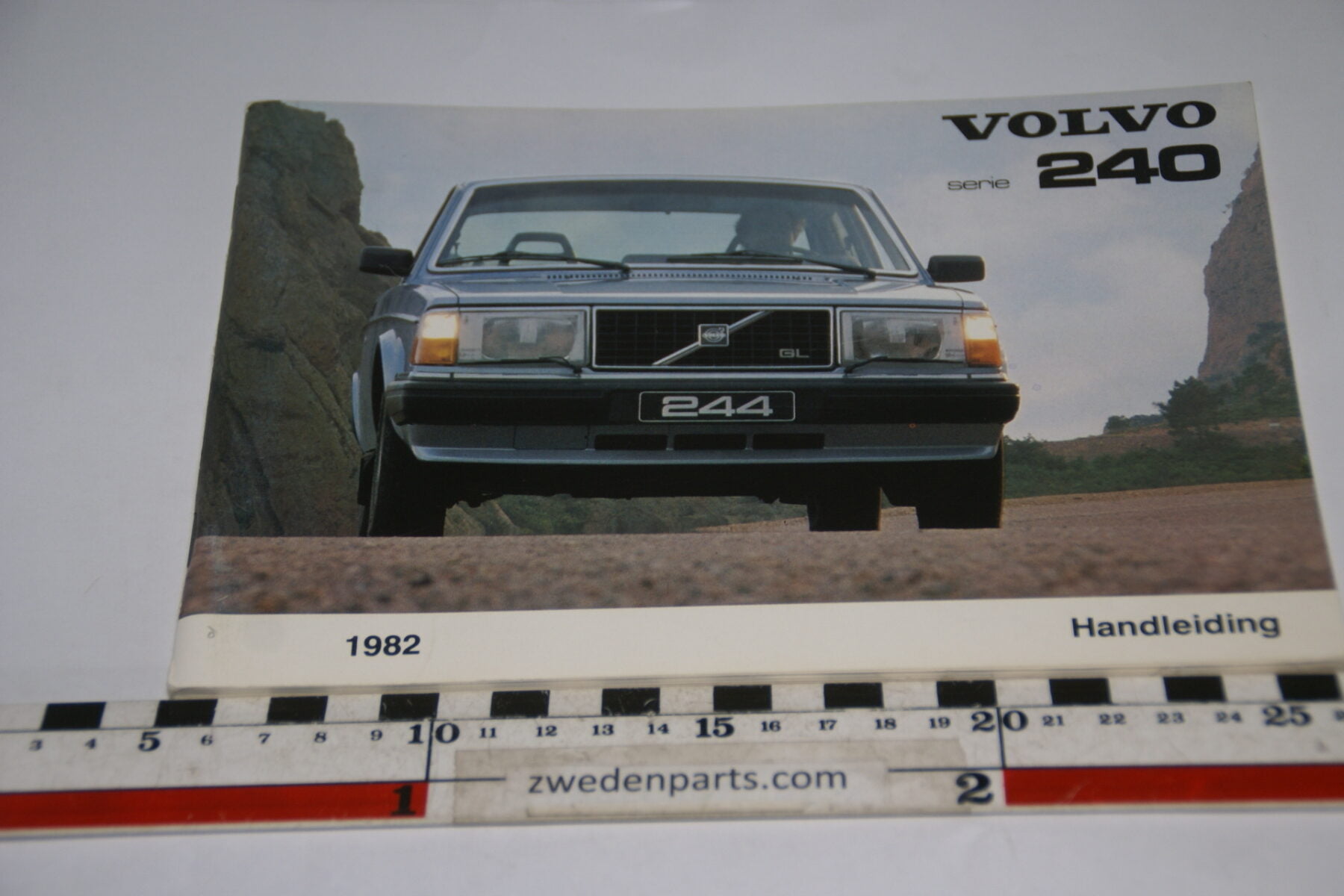 DSC07054 1981 origineel Volvo 240  handleiding TP 2261-1