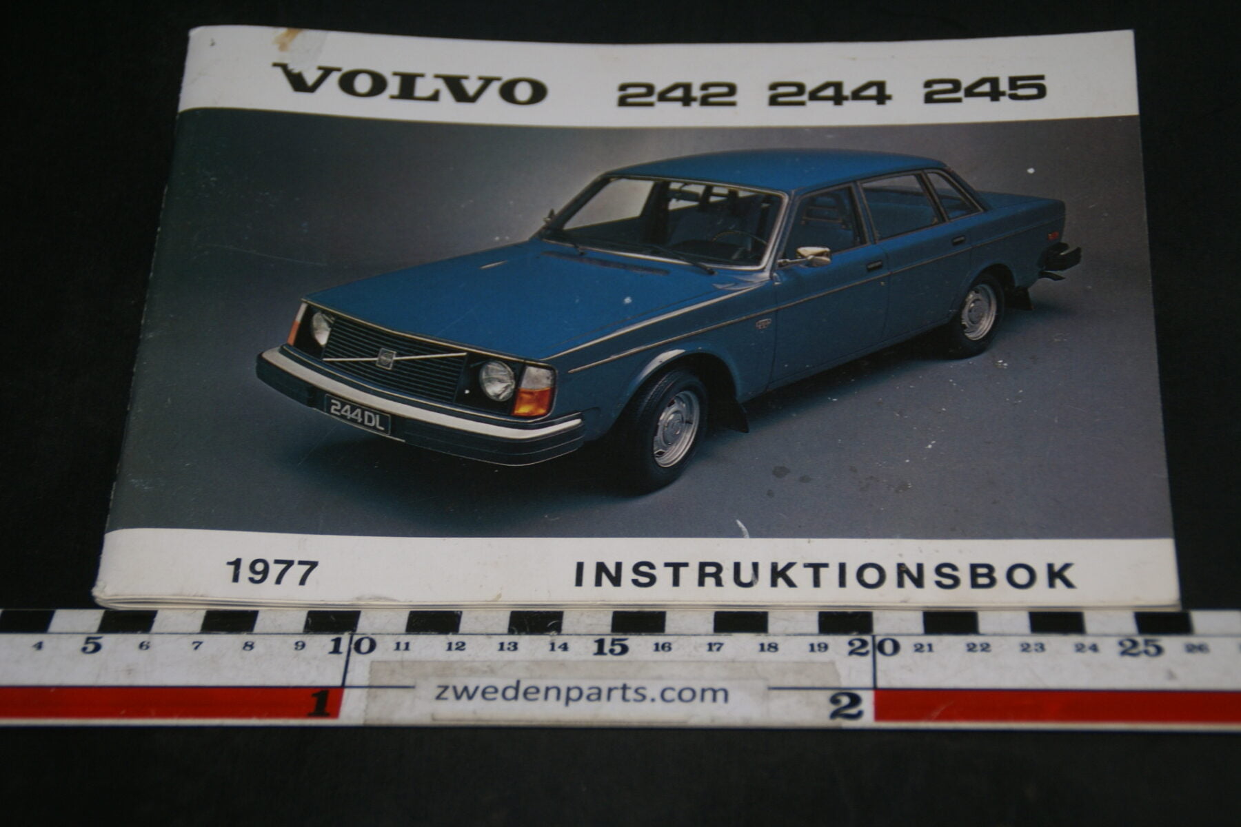 DSC07030 1976 origineel Volvo 242 244 245  instruktionsbok TP 1410-2 Svenskt