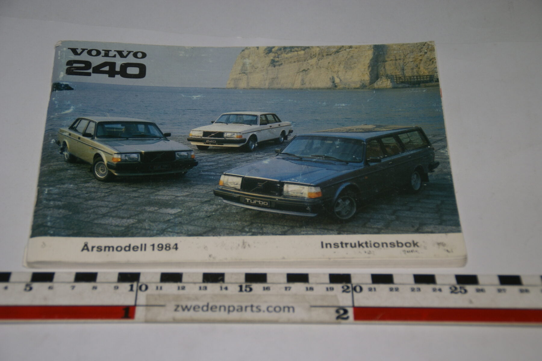 DSC07048 1983 origineel Volvo 240  instruktionsbok TP 2401-2 Svenskt