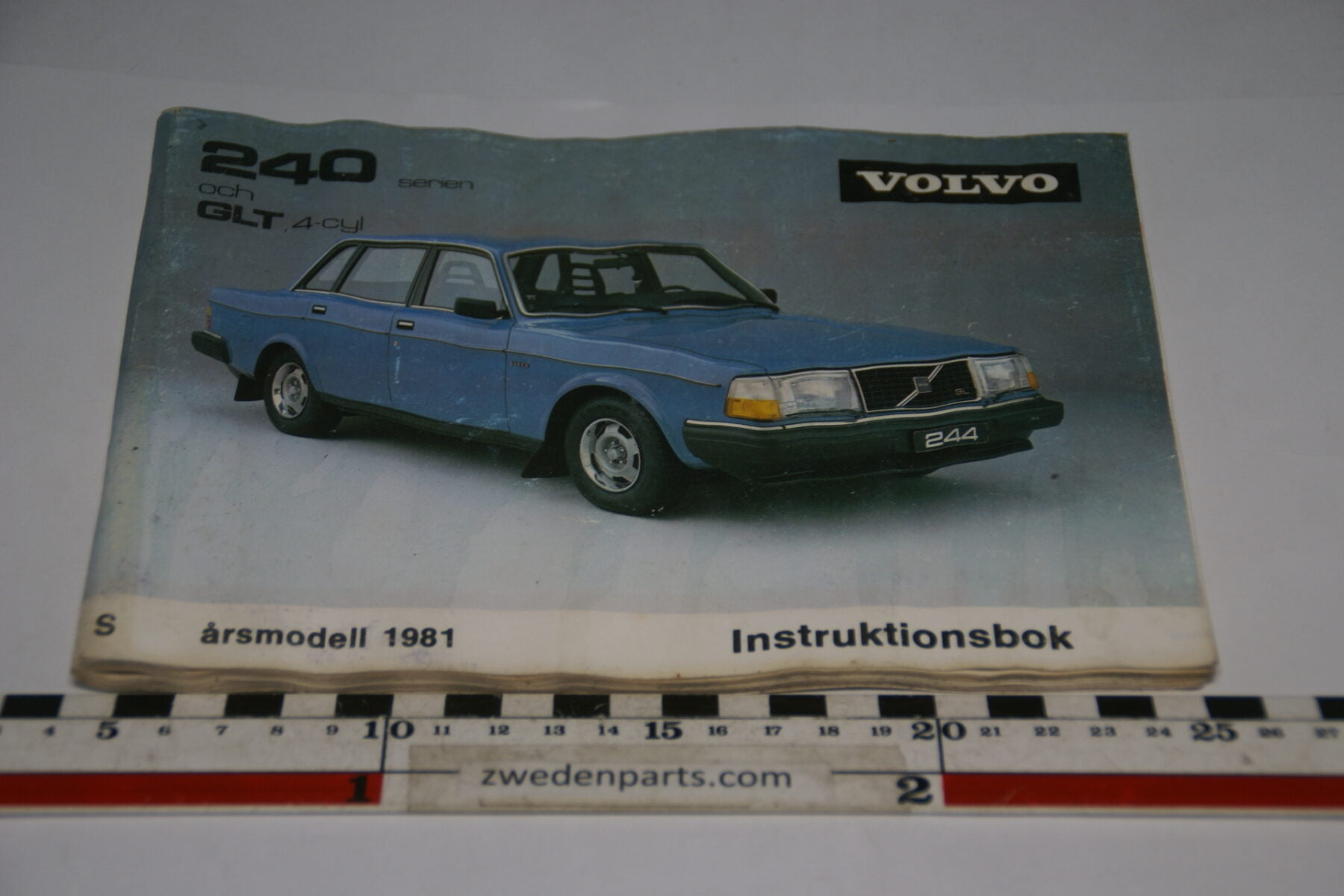 DSC07060 1980 origineel Volvo 240  instruktionsbok TP 2054-2 Svenskt