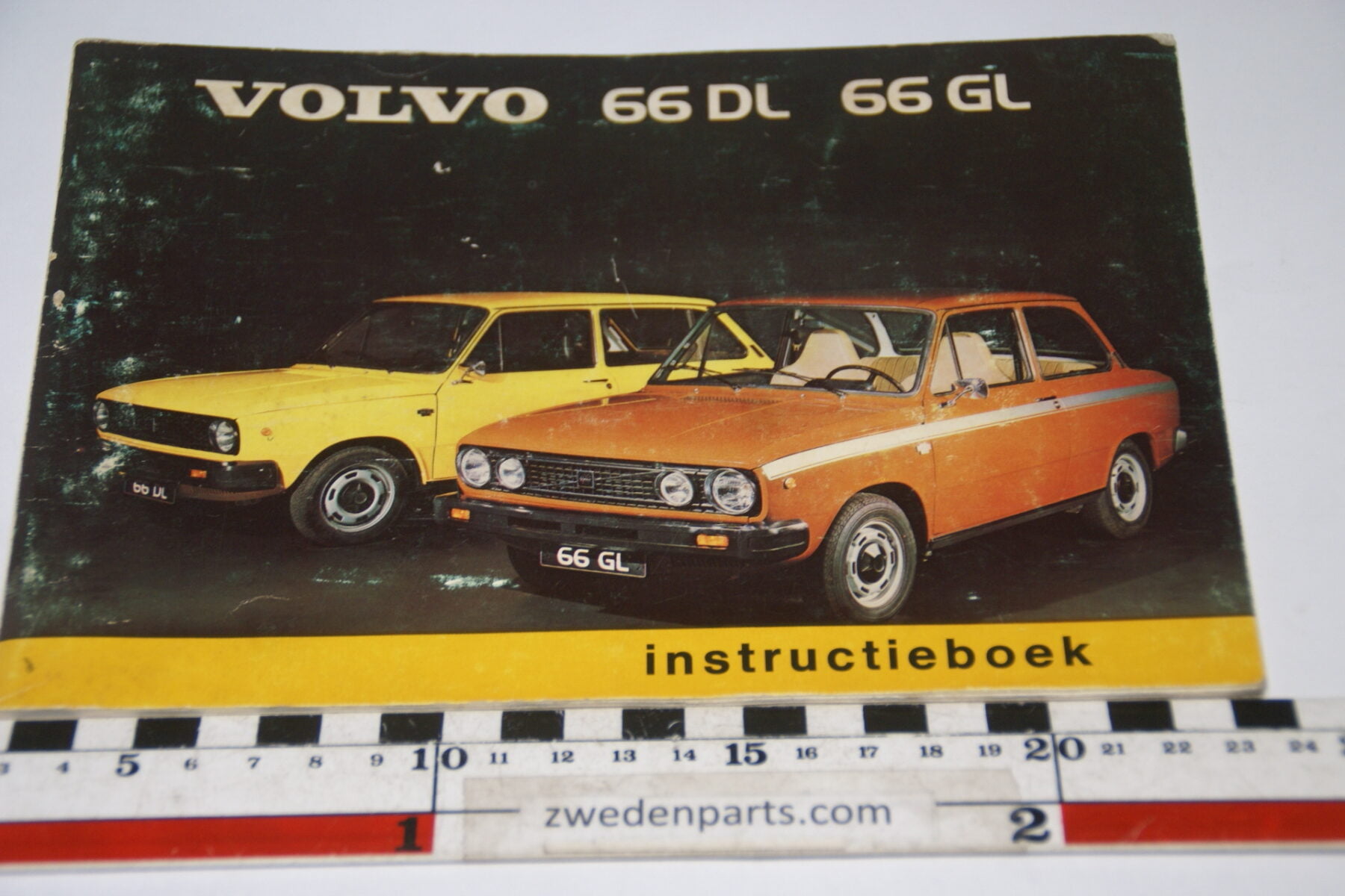 DSC07095 1975 origineel Volvo 66DL 66GL instructieboek TP 1276-1