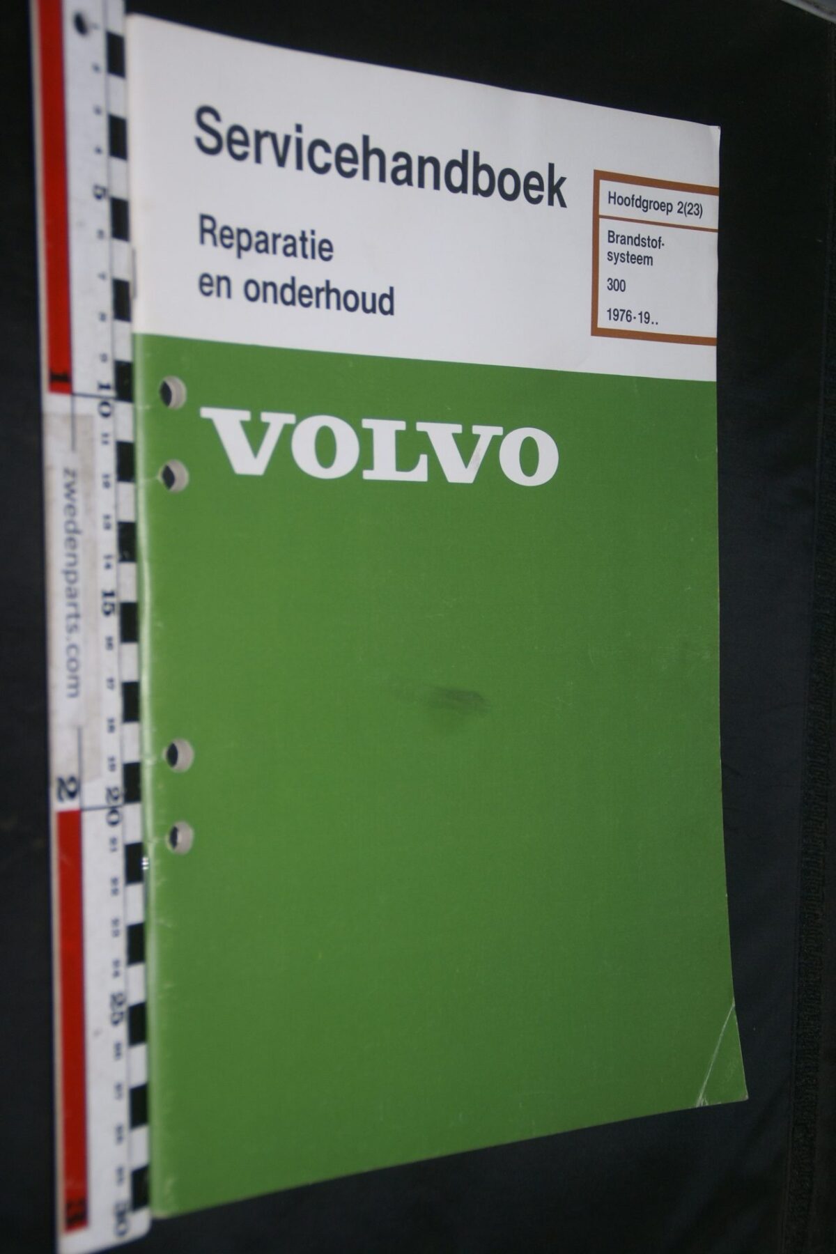 DSC07227 1982 origineel Volvo 300 servicehandboek  2(23) brandstofsysteem 1 van 800 TP 35135-1