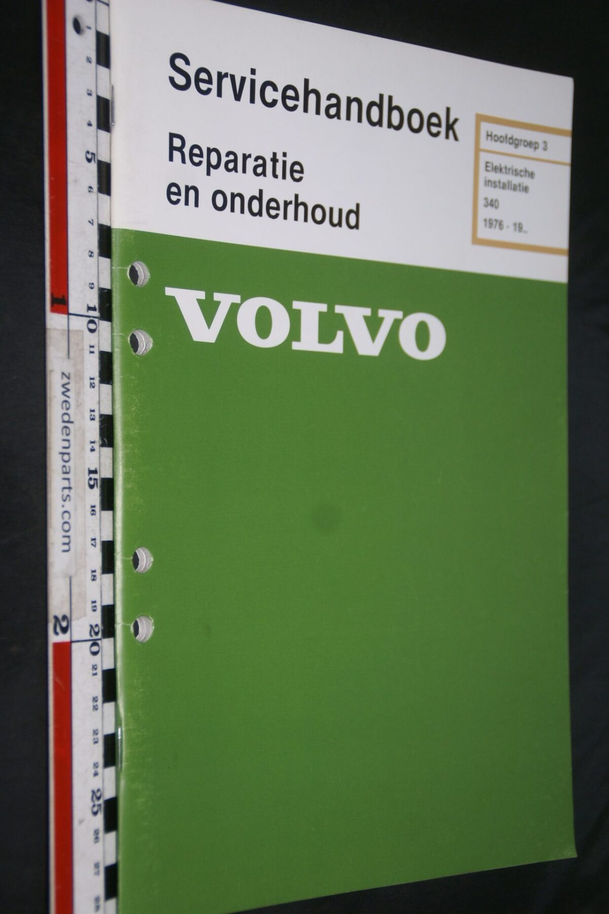 DSC07261 1981 origineel Volvo 340 servicehandboek  3 electrisch schema en installatie 1 van 800 TP 35074-1