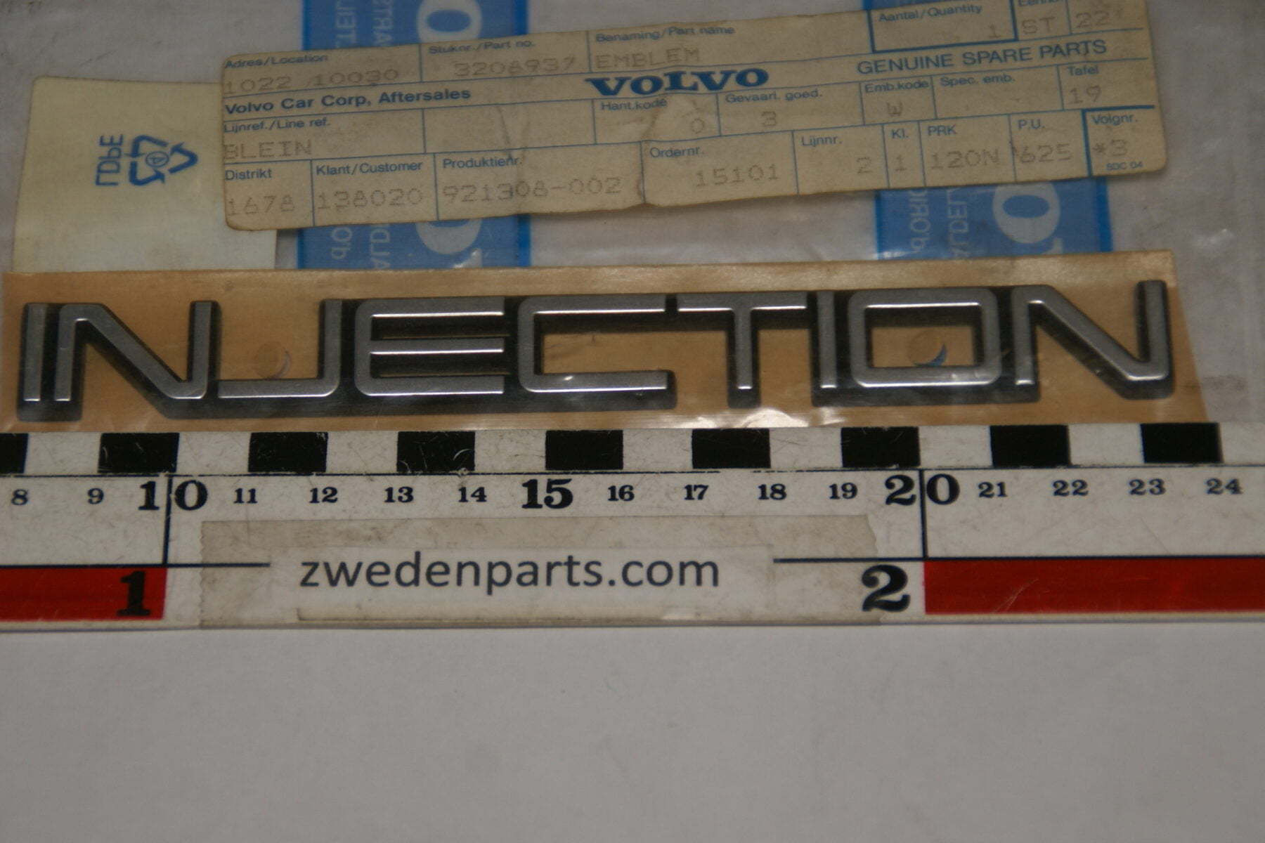 DSC07902 embleem Volvo Injection 3208937 NOS