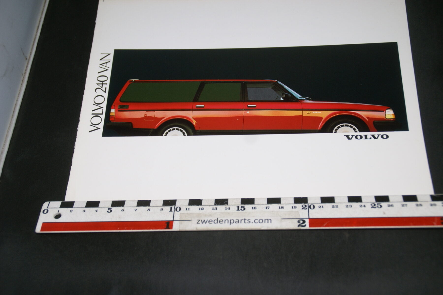 DSC07928 ca 1987 brochure Volvo 245 VAN