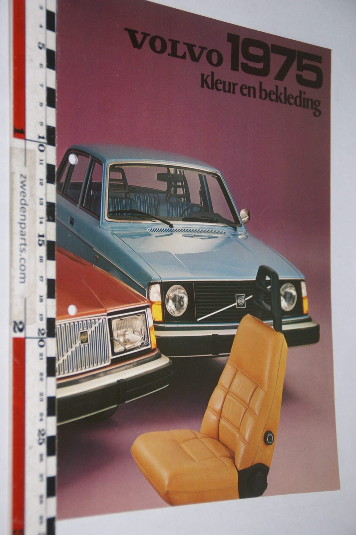 DSC07936 1975 brochure Volvo 200 kleur en bekleding nr RSPPV 1940