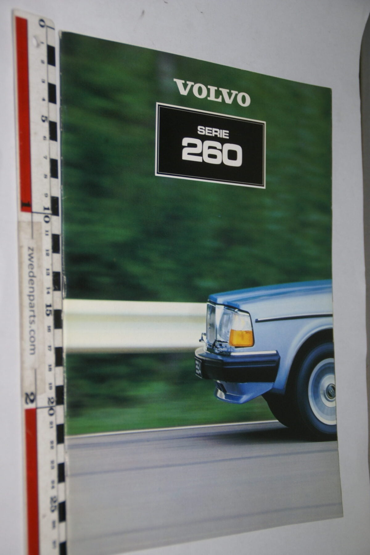 DSC07962 1981 brochure Volvo serie 260 nr ASPPV 8563