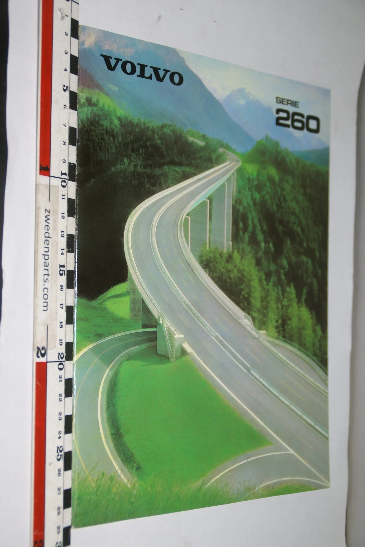 DSC07966 1980 brochure Volvo serie 260 nr ASPPV 7562