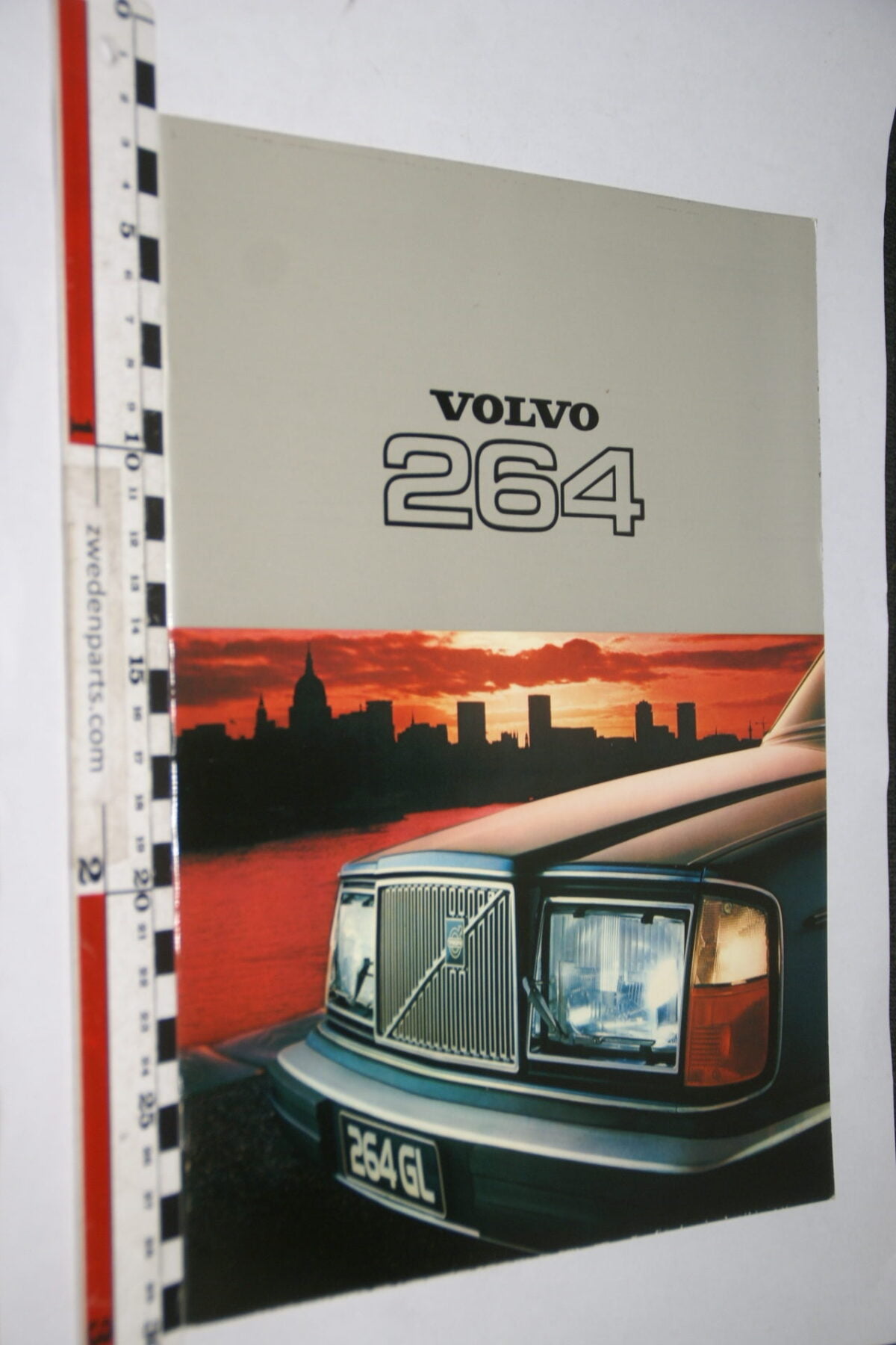 DSC07974 1977 brochure Volvo 260 nr RSPPV 4081