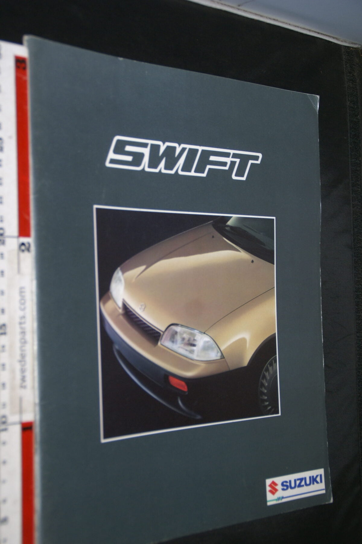 DSC08432 originele brochure Suzuki Swift 1989
