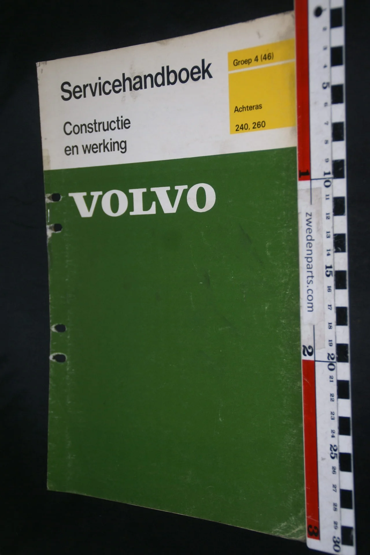 DSC08439 1976 origineel Volvo 240, 260 servicehandboek  4 (46) achteras 1 van 750 TP 11567-1