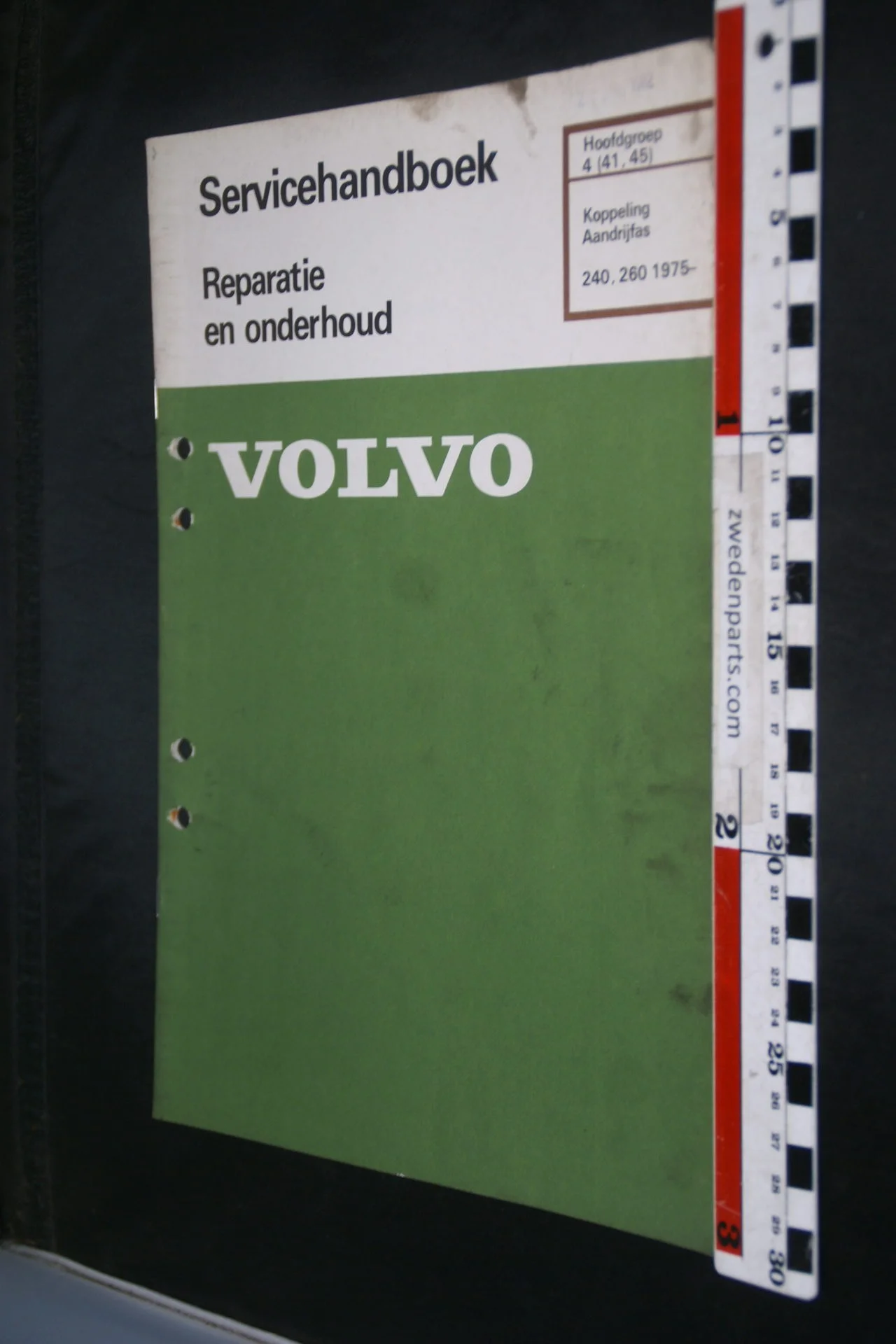 DSC08441 1982 origineel Volvo 240, 260 servicehandboek  4 (41-45) koppeling, aandrijfas 1 van 800 TP 30444-1
