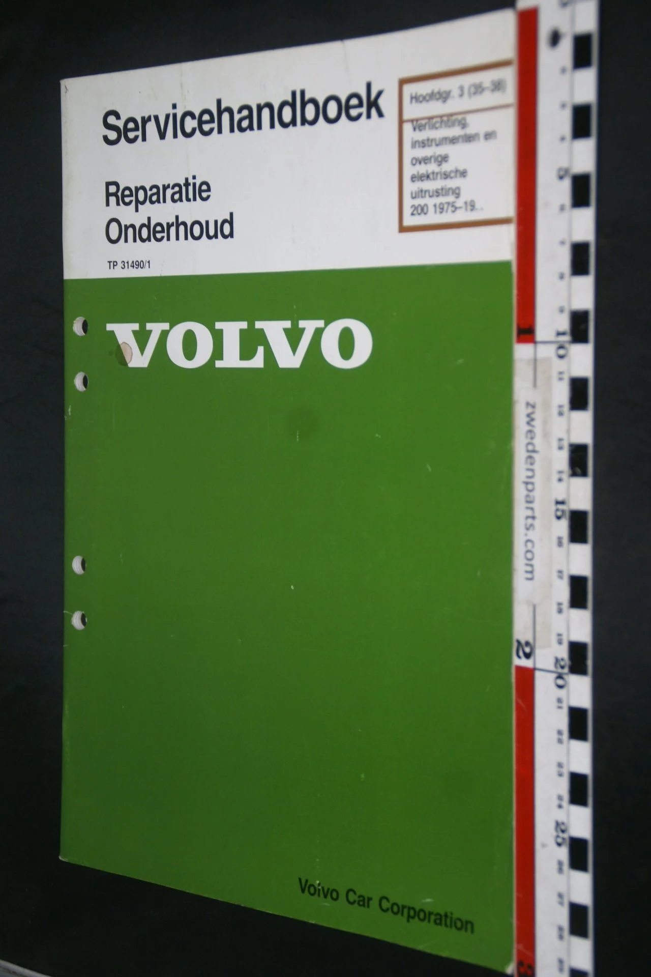 DSC08443 1990 origineel Volvo 200 servicehandboek  3 (35-38) verlichting en instrumenten 1 van 800 TP 31490-1