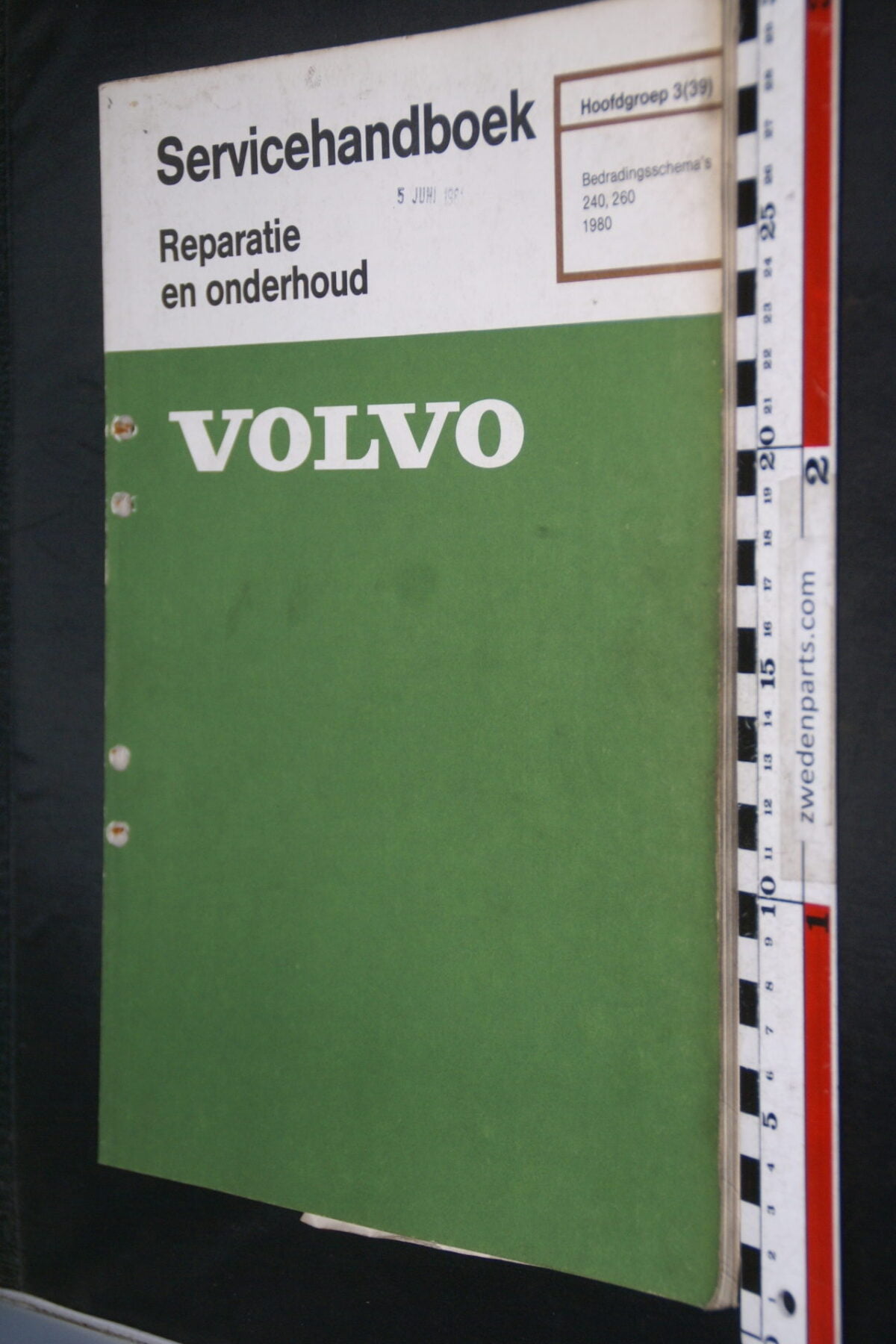 DSC08449 1981 origineel Volvo 240, 260 servicehandboek  3 (39) bedradingsschema 1 van 800 TP 30258-1