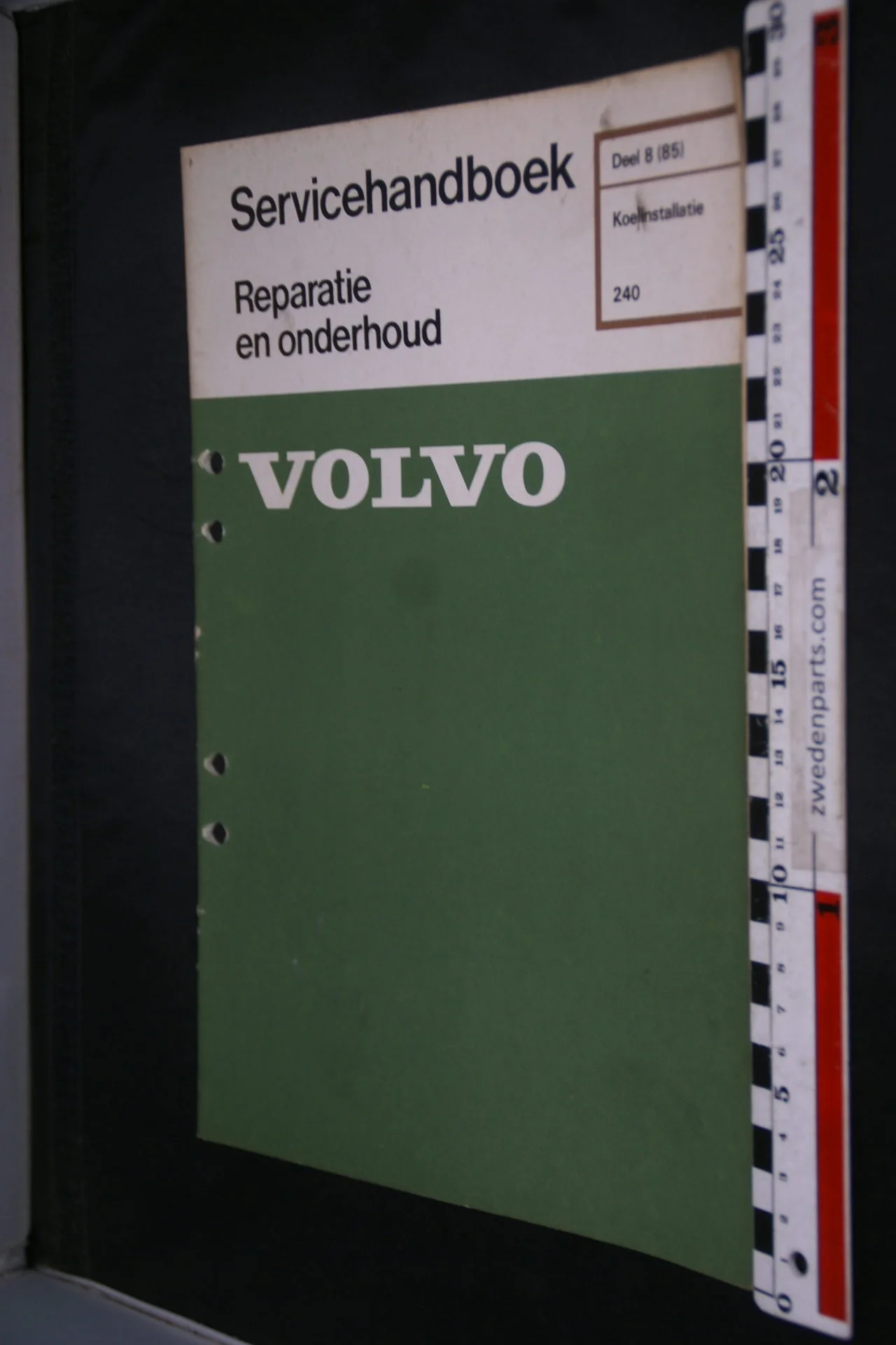 DSC08617 1977 origineel Volvo 240 servicehandboek  8 (85) koelinstallatie 1 van 800 TP 11636-1