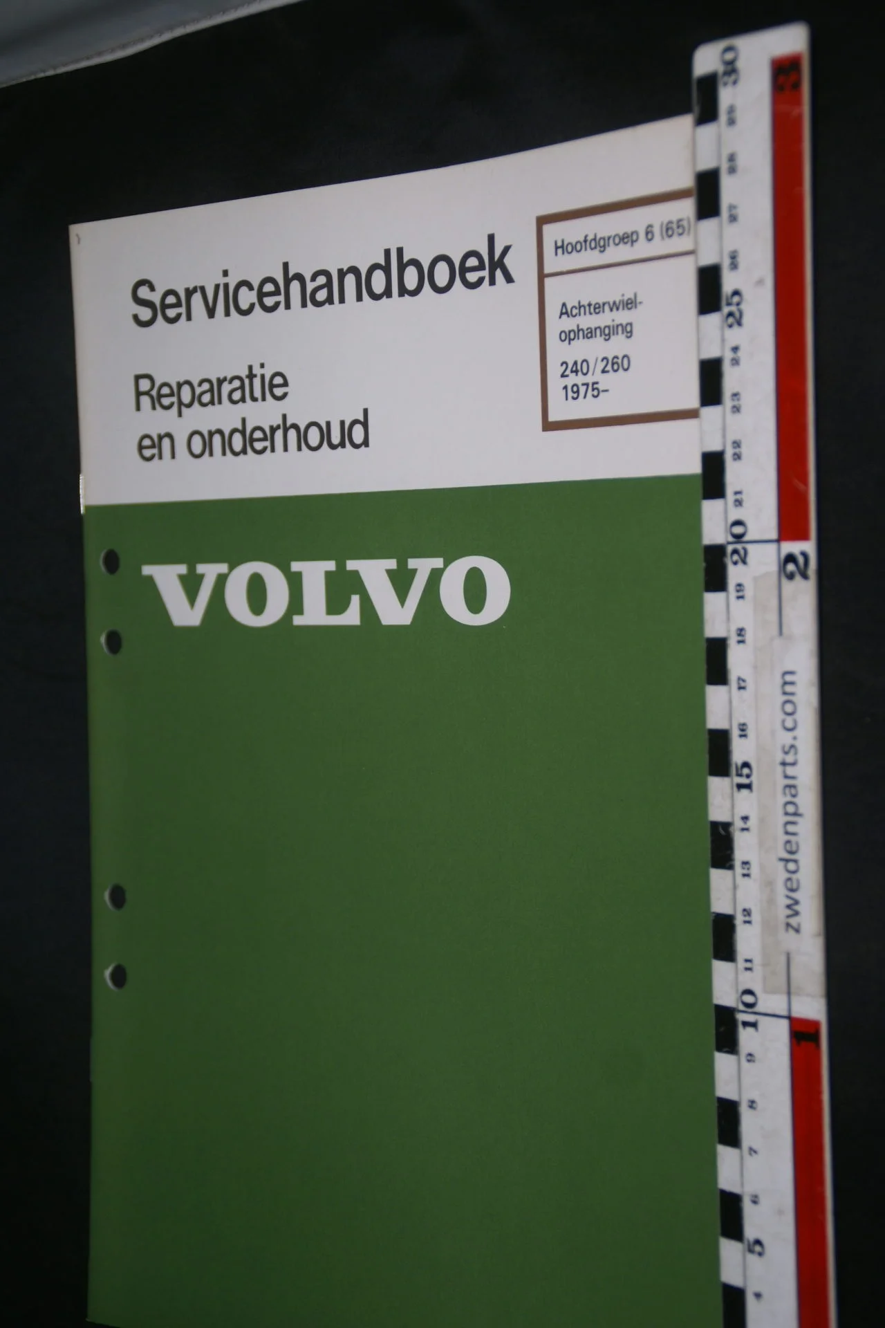 DSC08626 1980 origineel Volvo 240, 60 servicehandboek  6 (65) achterwielophanging 1 van 800 TP 30129-1