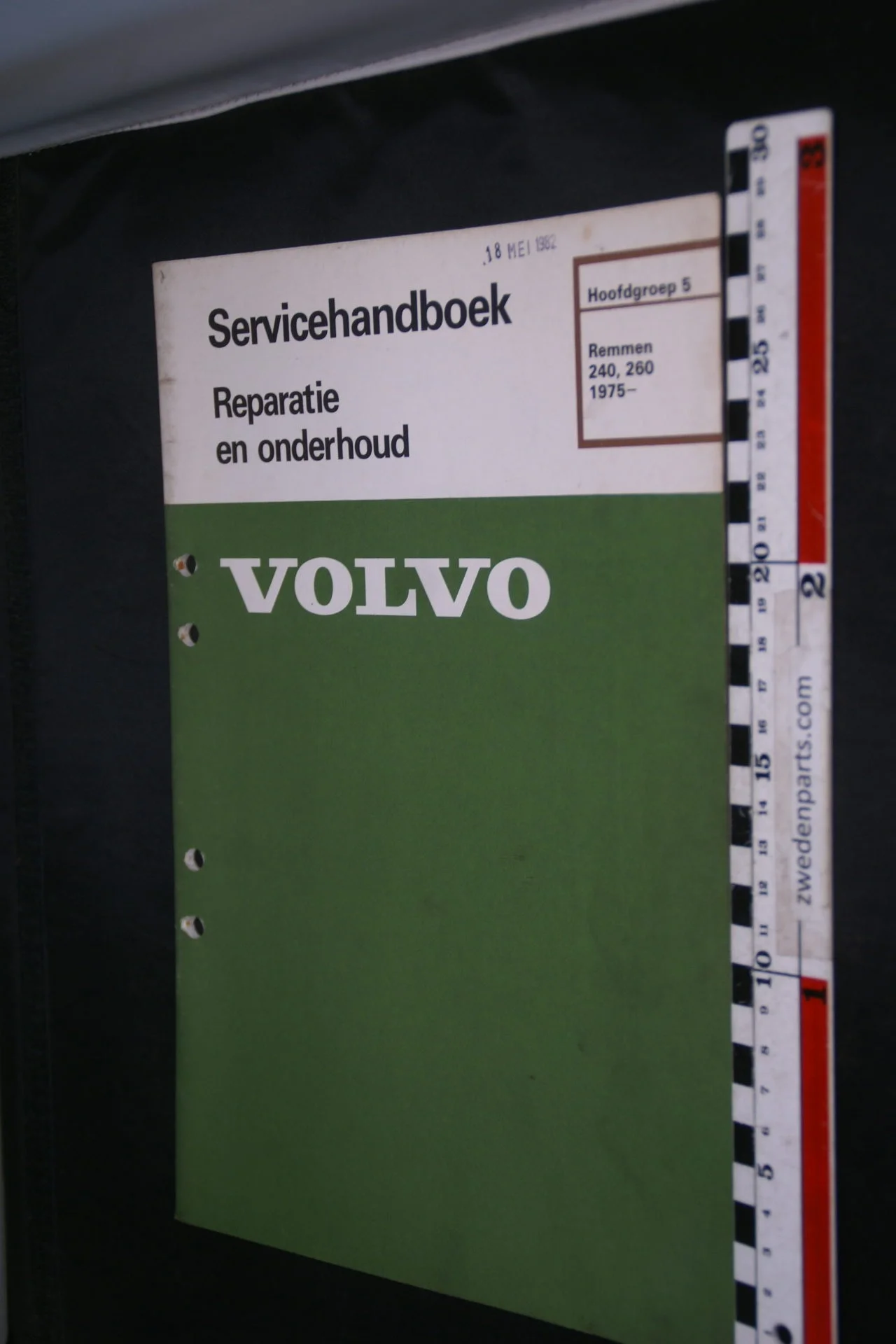 DSC08634 1982 origineel Volvo 240, 260 servicehandboek  5  remmen 1 van 800 TP 11489-2
