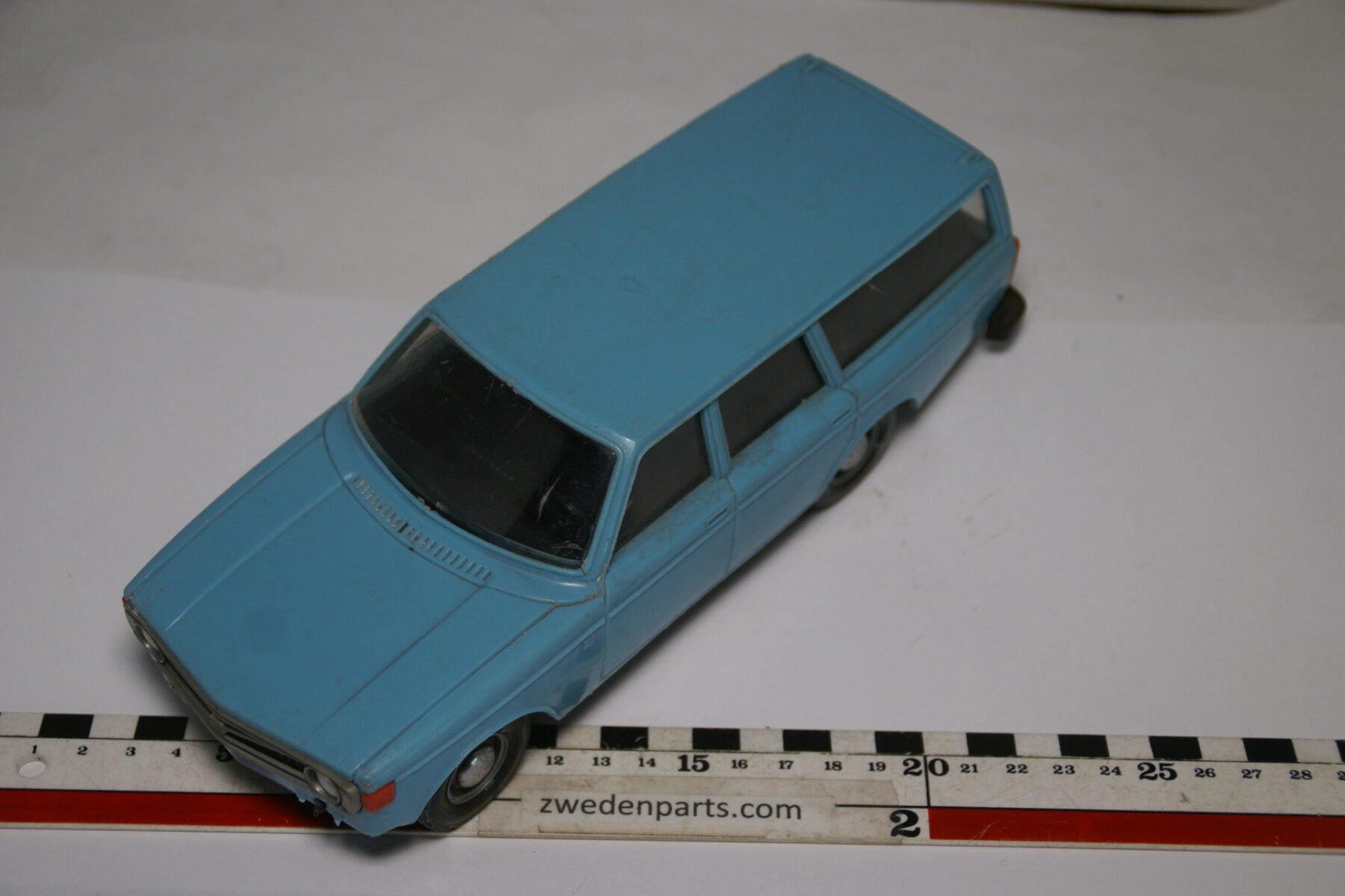 DSC08928 ca 1974 Volvo 145 blauw ca. 1 op 18 Stahlberg made in Finland