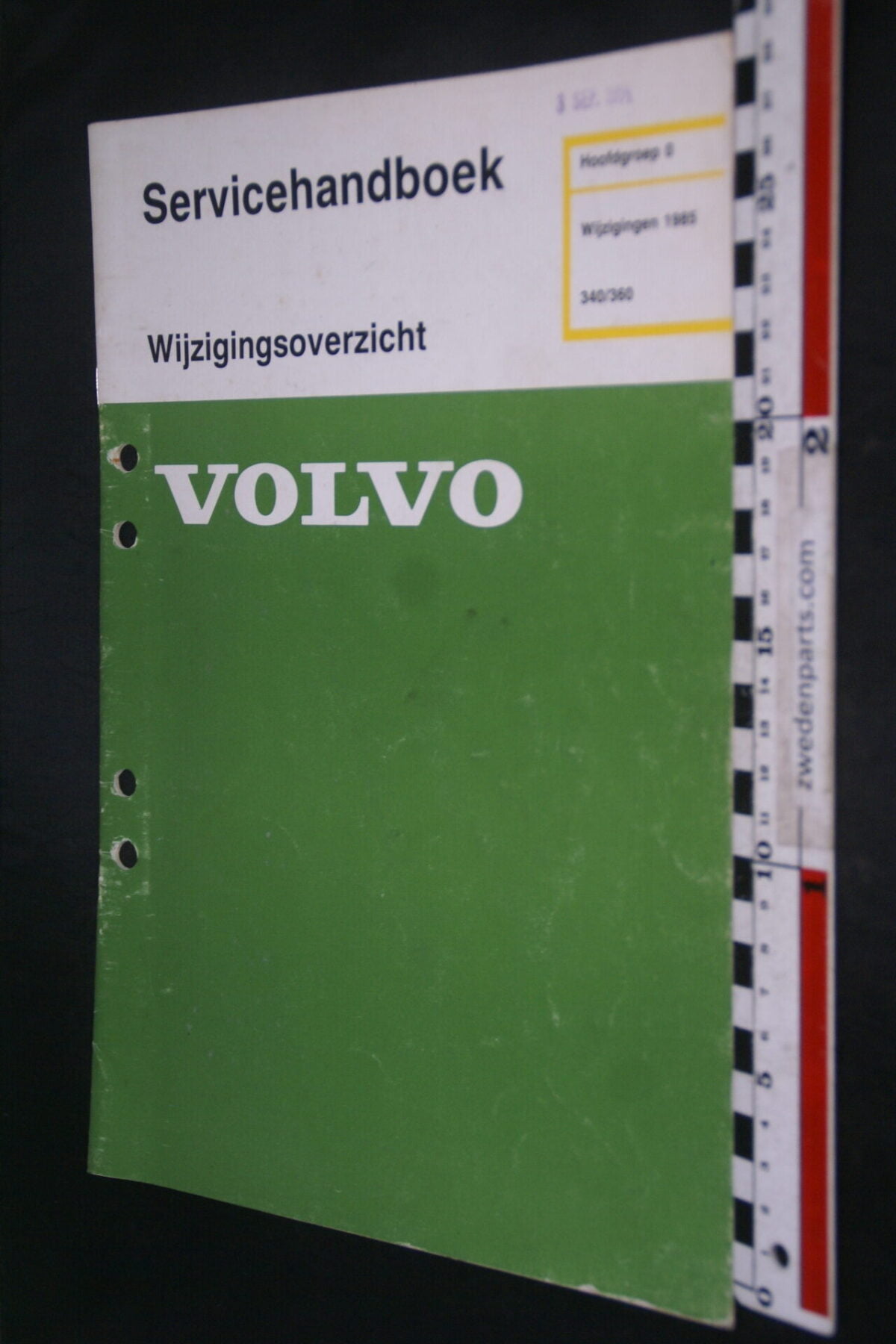 DSC09041 1984 origineel  Volvo 300 servicehandboek wijzigingen 8 1 van 800 nr TP 35199-1