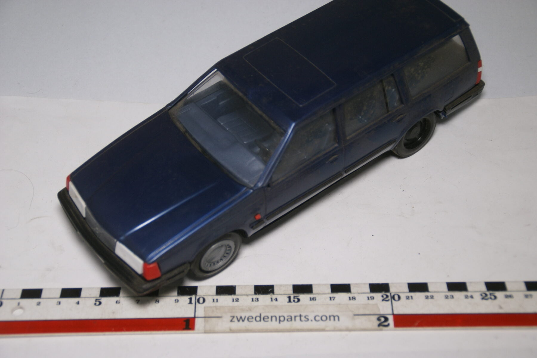 DSC09168 miniatuur Stahlberg Made in Finland Volvo 760GLE blauw m ca 1 op 18