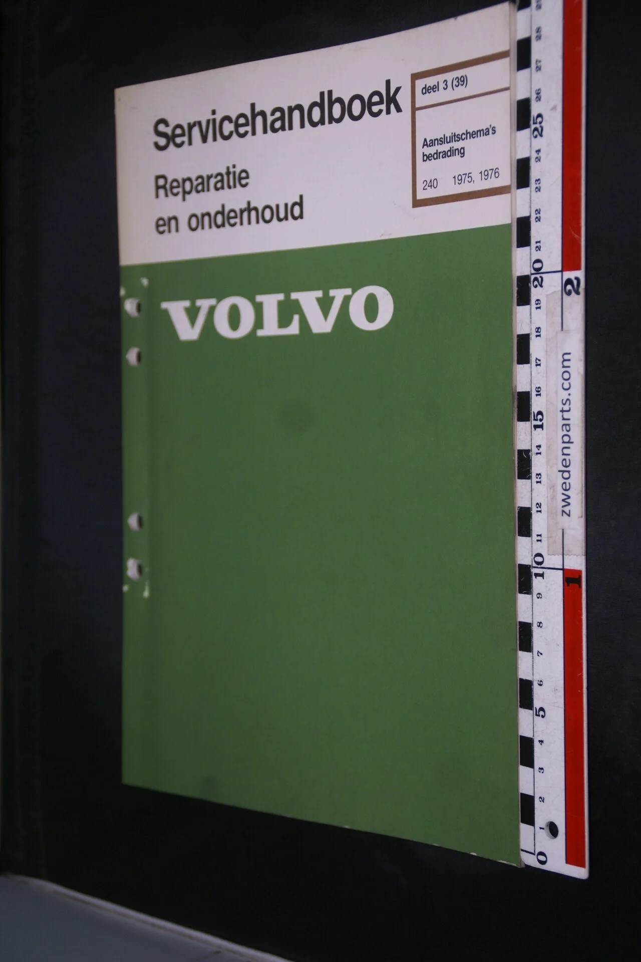 DSC09389 1977 origineel werkplaatsboek 3 (39) bedradingsschema Volvo 240 1 van 750 nr TP 11098-2