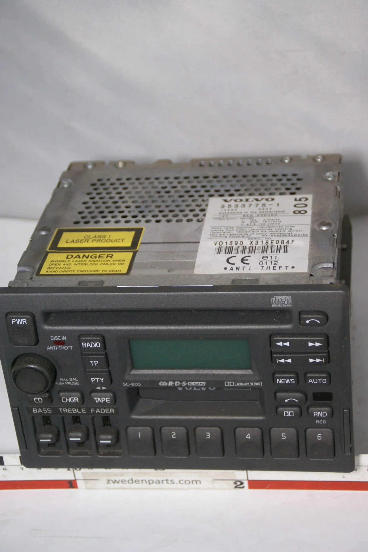 DSC08352 originele Volvo bigfront radio cassettespeler CD speler SC805 zonder code-0f600b9b