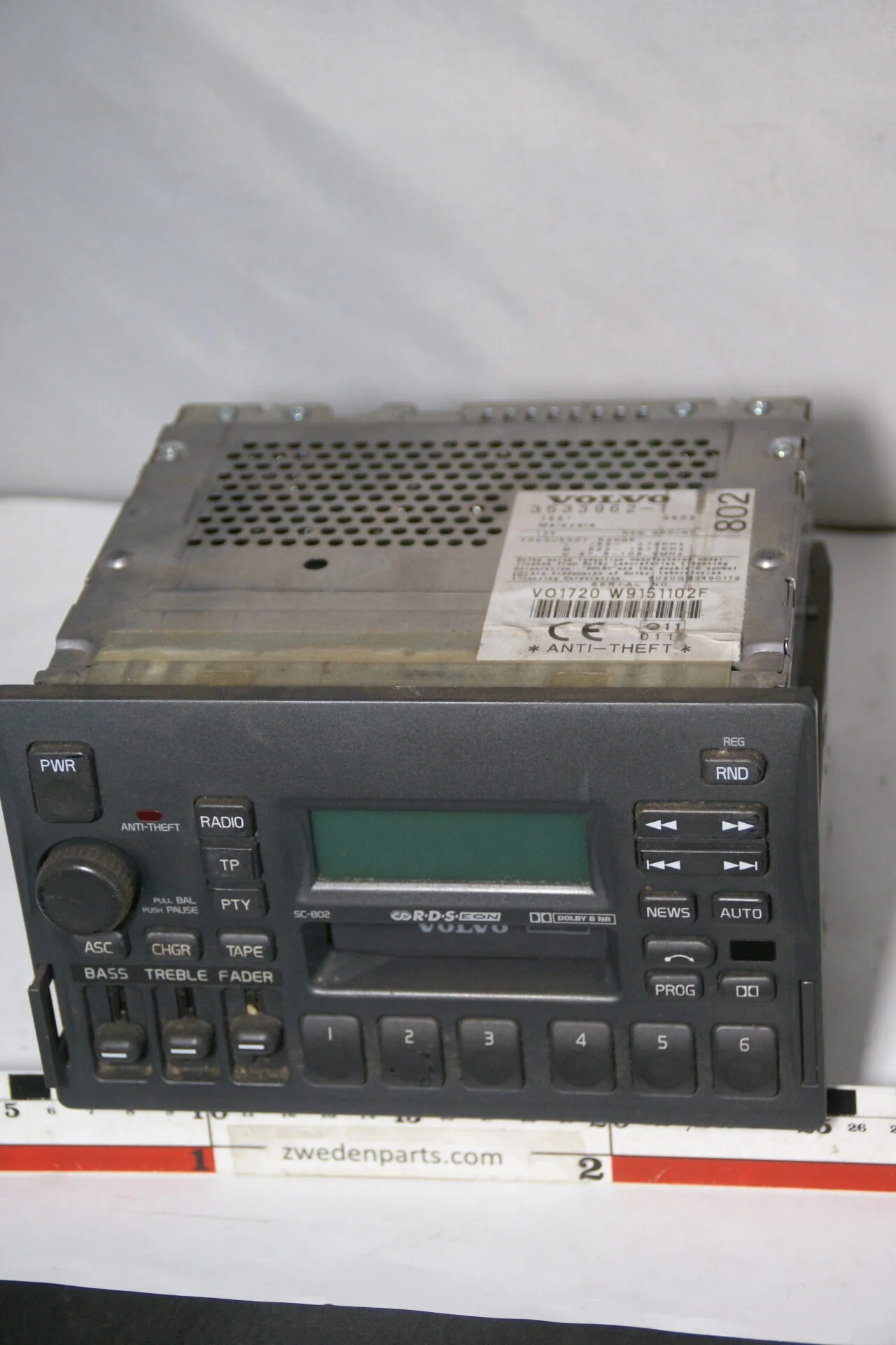 DSC08354 originele Volvo bigfront radio cassettespeler SC802 zonder code-4452095c