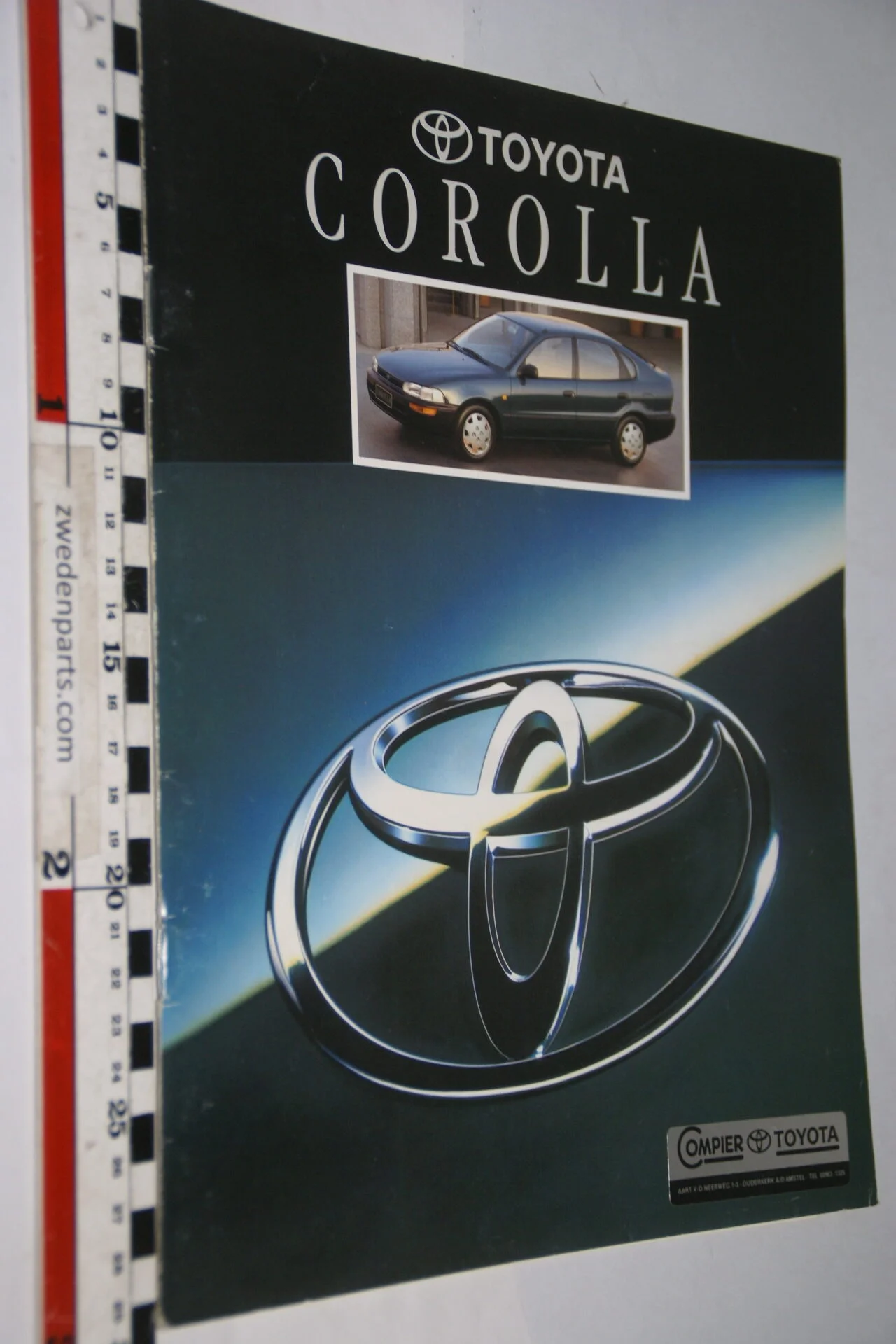 DSC08402 originele brochure Toyota Corolla nr F0892-10000-b7acc8fa