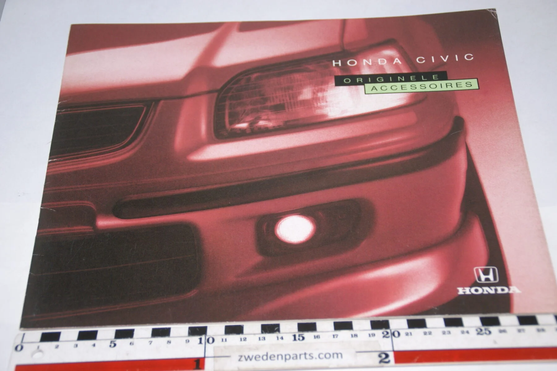 DSC08407 originele brochure Honda Civic accessoires nr VC2345-83447079
