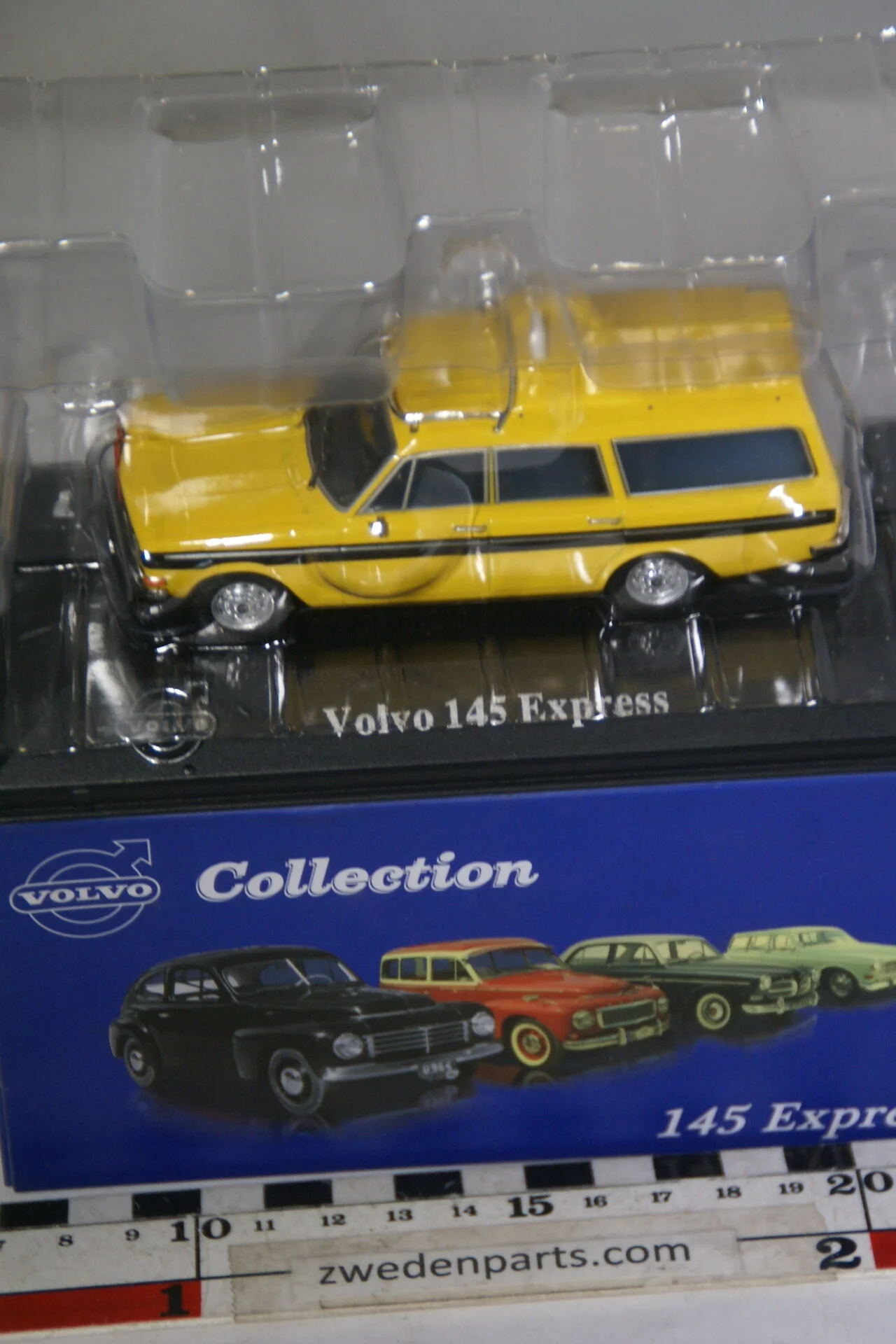 DSC00510 miniatuur Volvo 145 Express geel 1op43 Atlas 40 nieuw in originele verpakking-623f9256