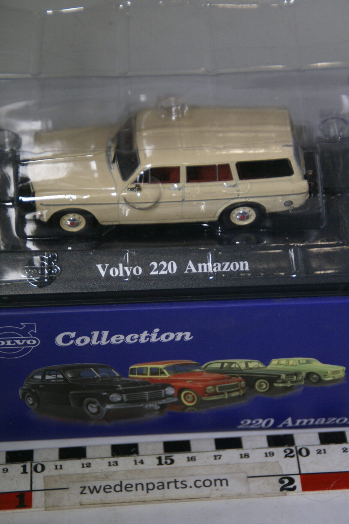 DSC00511 miniatuur Volvo Amazon combi 220 creme 1op43 Atlas 21 nieuw in originele verpakking-3ce90768