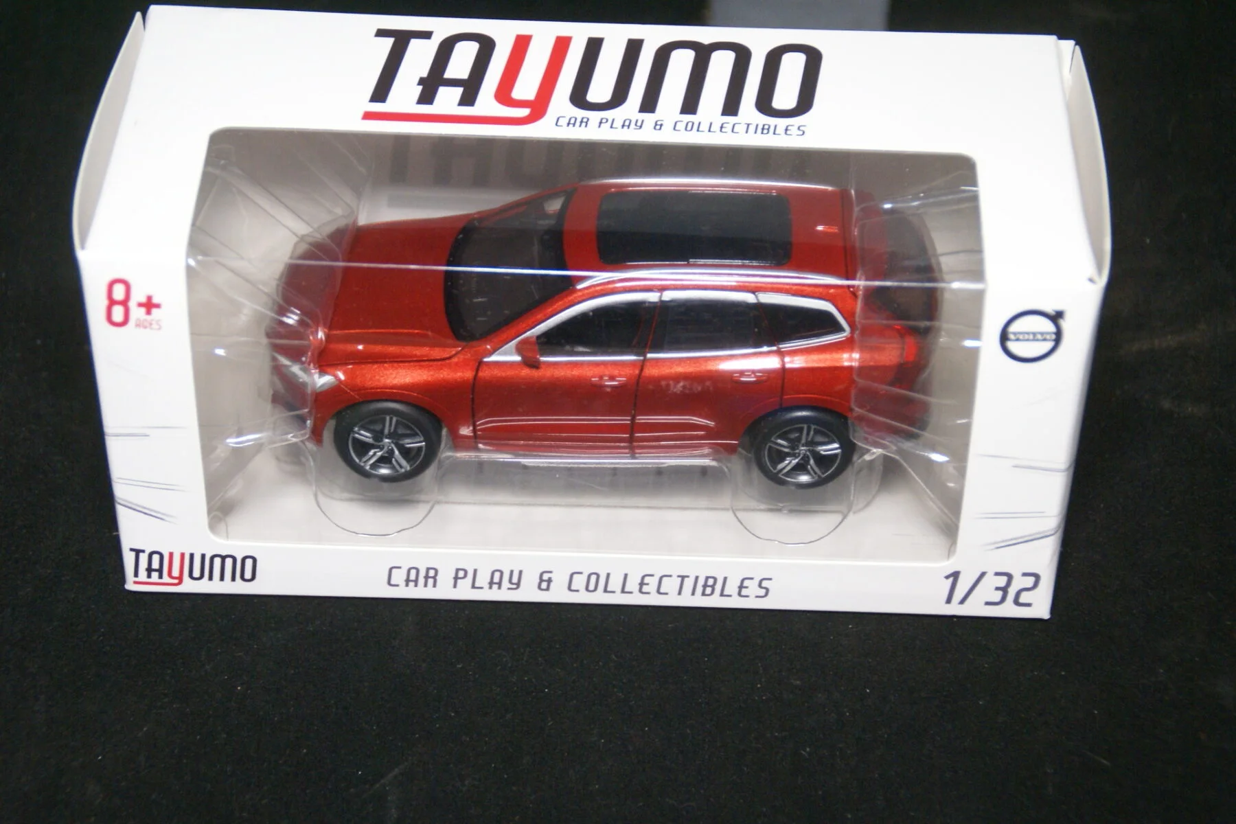 DSC09598 miniatuur Volvo XC60 fusion rood 1op32 Tayumo nr 32100114 MB-0fe356b6