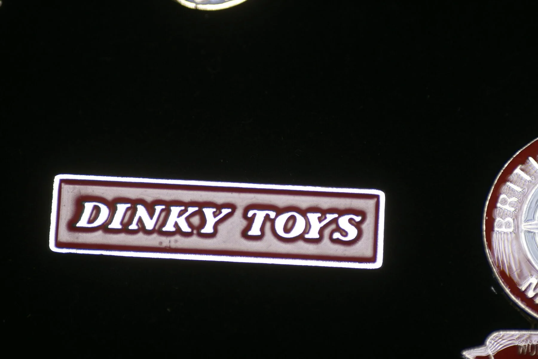 DSC01476 pin Dinky Toys, nieuw-dbf08de2