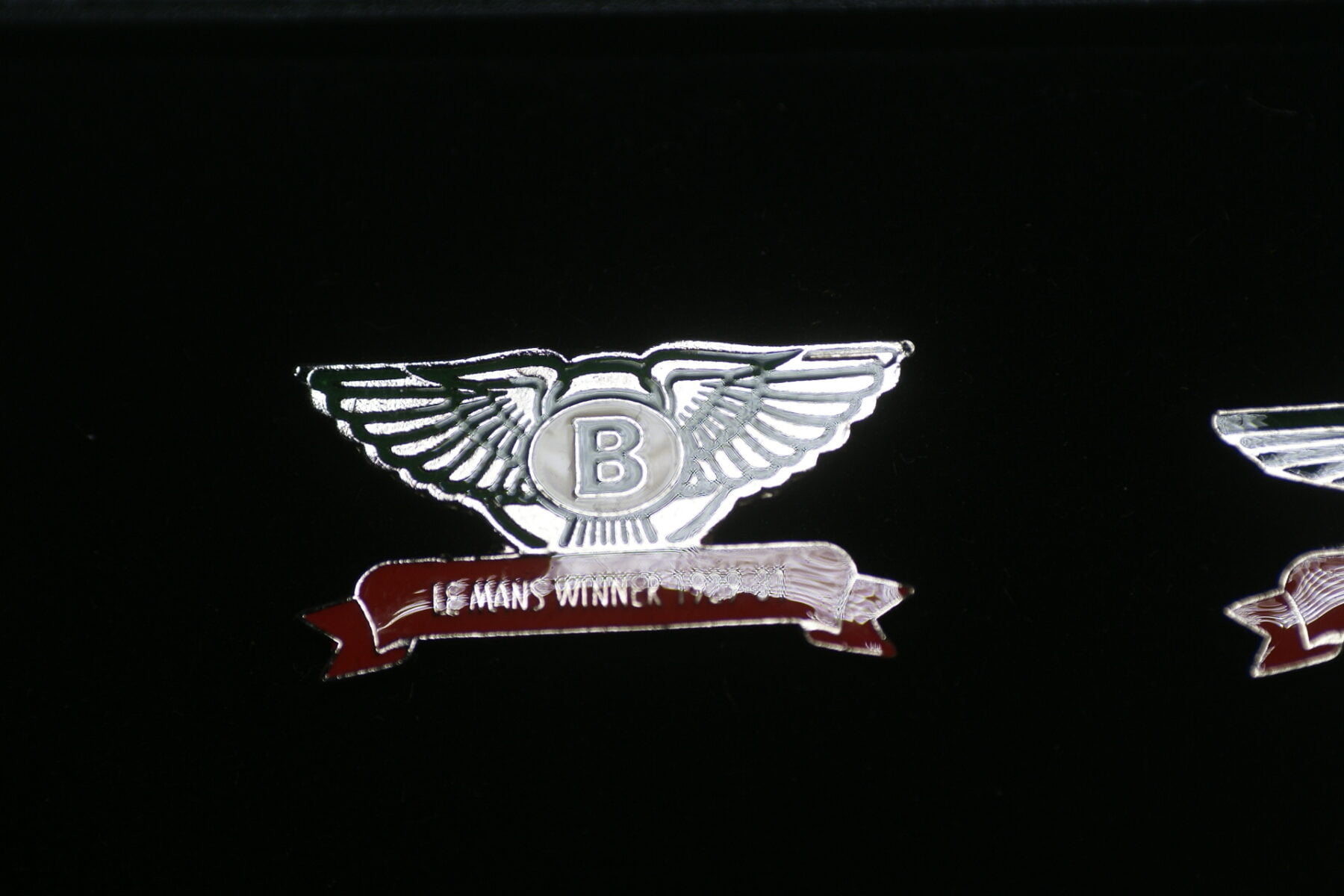 DSC01485 pin Bentley, nieuw-ff9b40e5