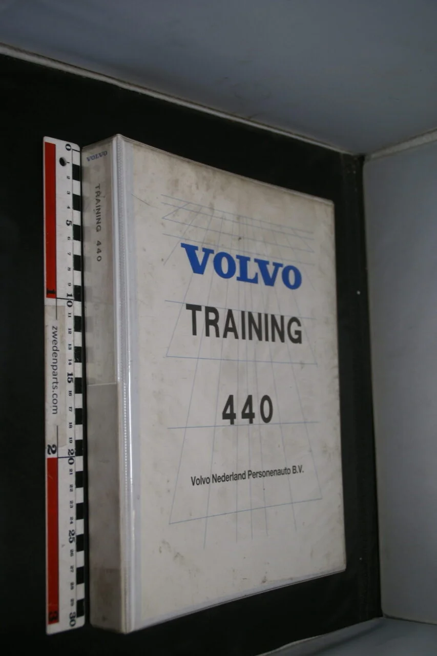 DSC02267 ca. 1993 origineel trainingboek Volvo 440-708c630a