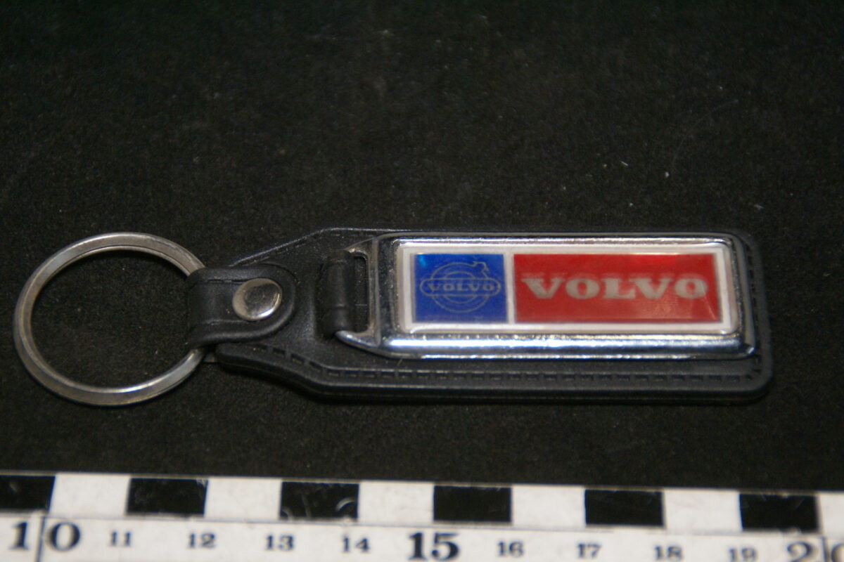 DSC02055 ca. 80er jaren originele sleutelhanger Volvo rood mint-2d208f79
