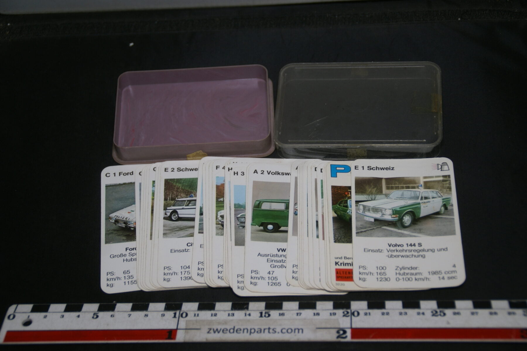 DSC02280 ca. 1968 origineel autokwartetspel politieautos met Volvo 144-c627179d