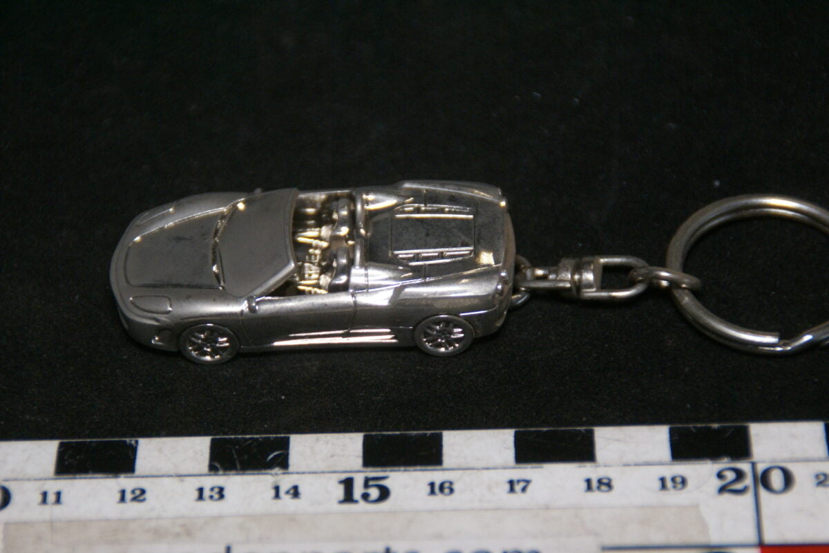 DSC02069 ca. 90er jaren originele sleutelhanger Ferrari 430 chroom mint-f81d4352